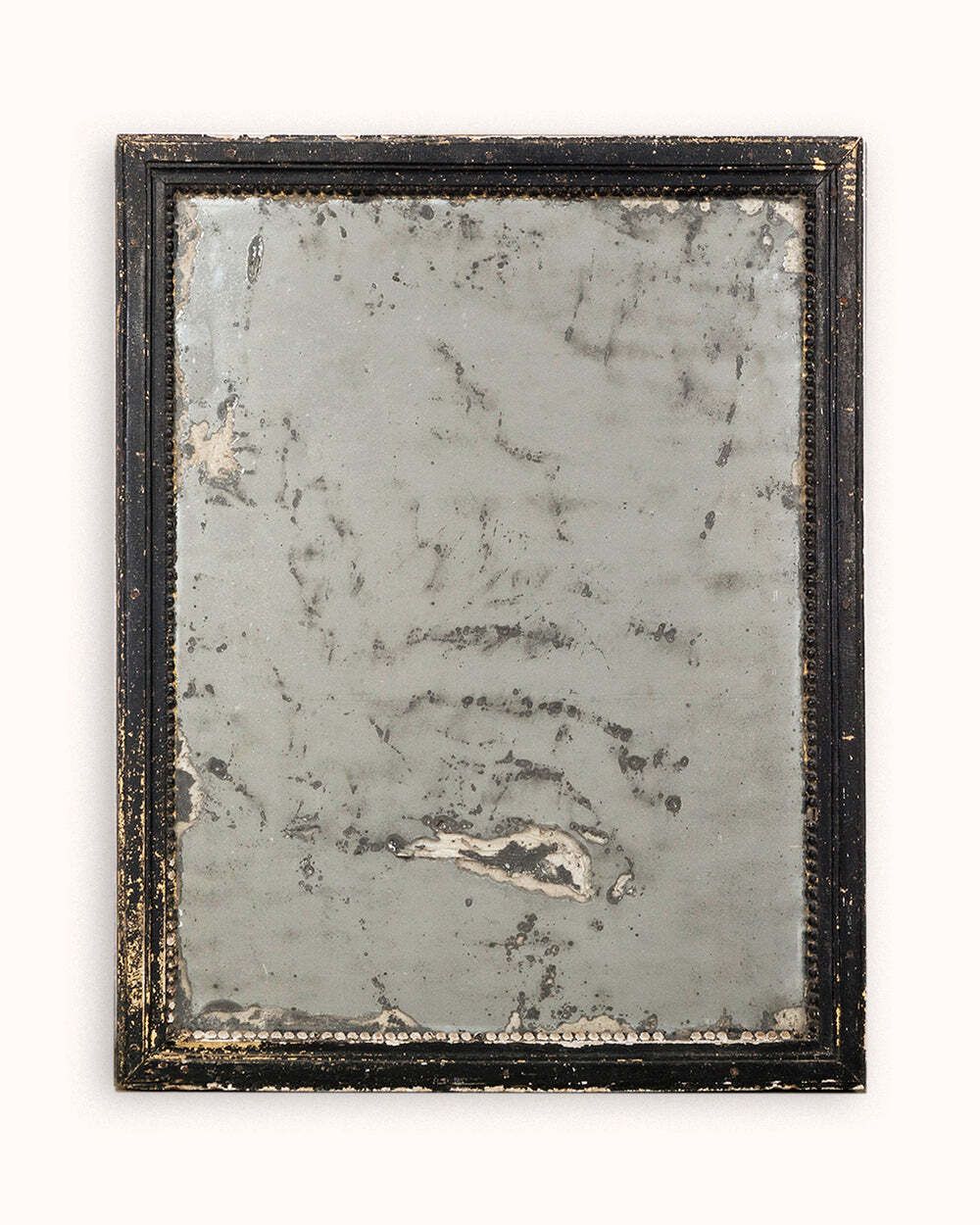 photo furniture Frans Antiek Spiegel Uit De Late 19e Eeuw Met Zwart Geschilderd Frame
