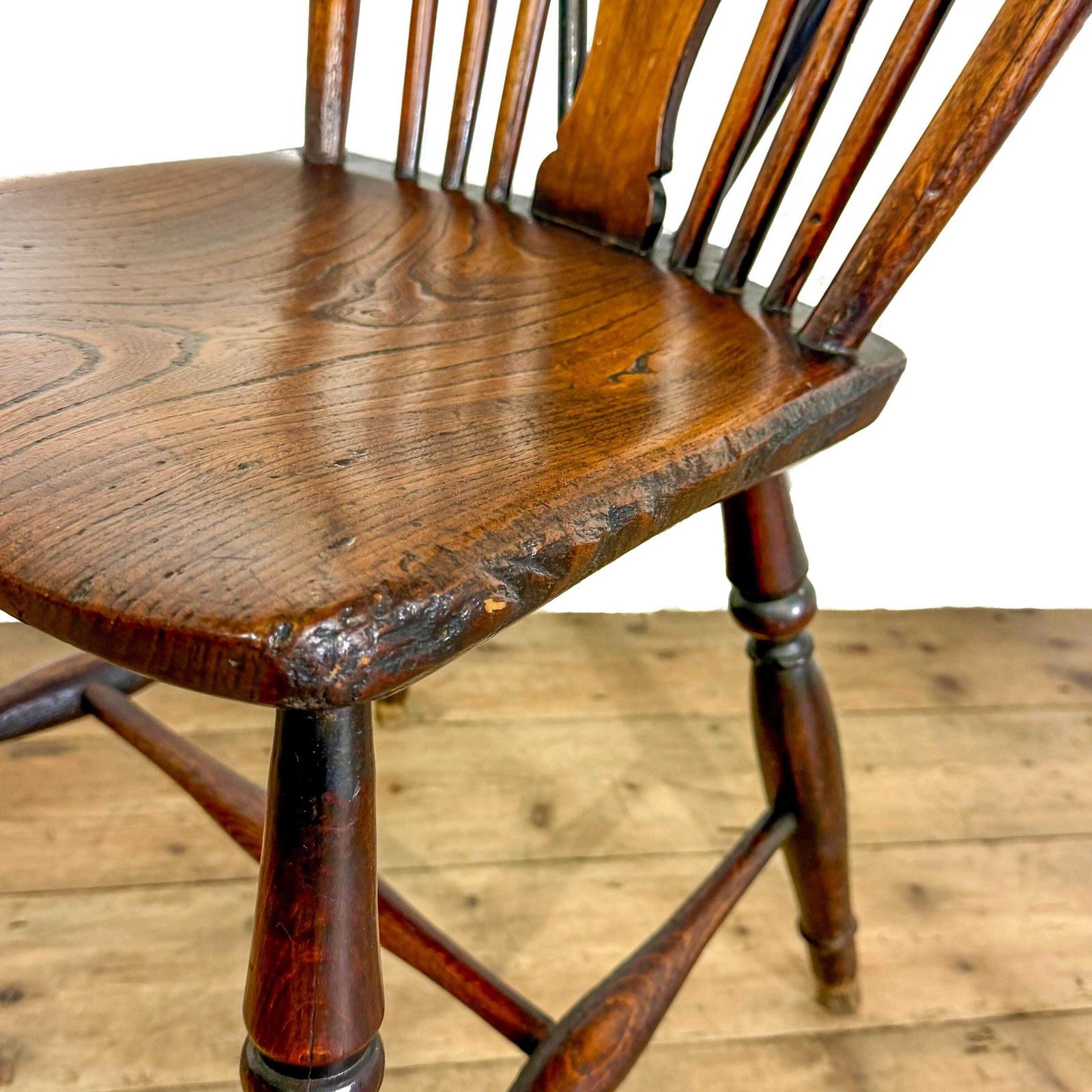 photo vintage Antique Set Of Seven Wheelback Kitchen Chairs | Kitchen Chairs | Dining Chairs | Oak Antiques | Farmhouse Seating
