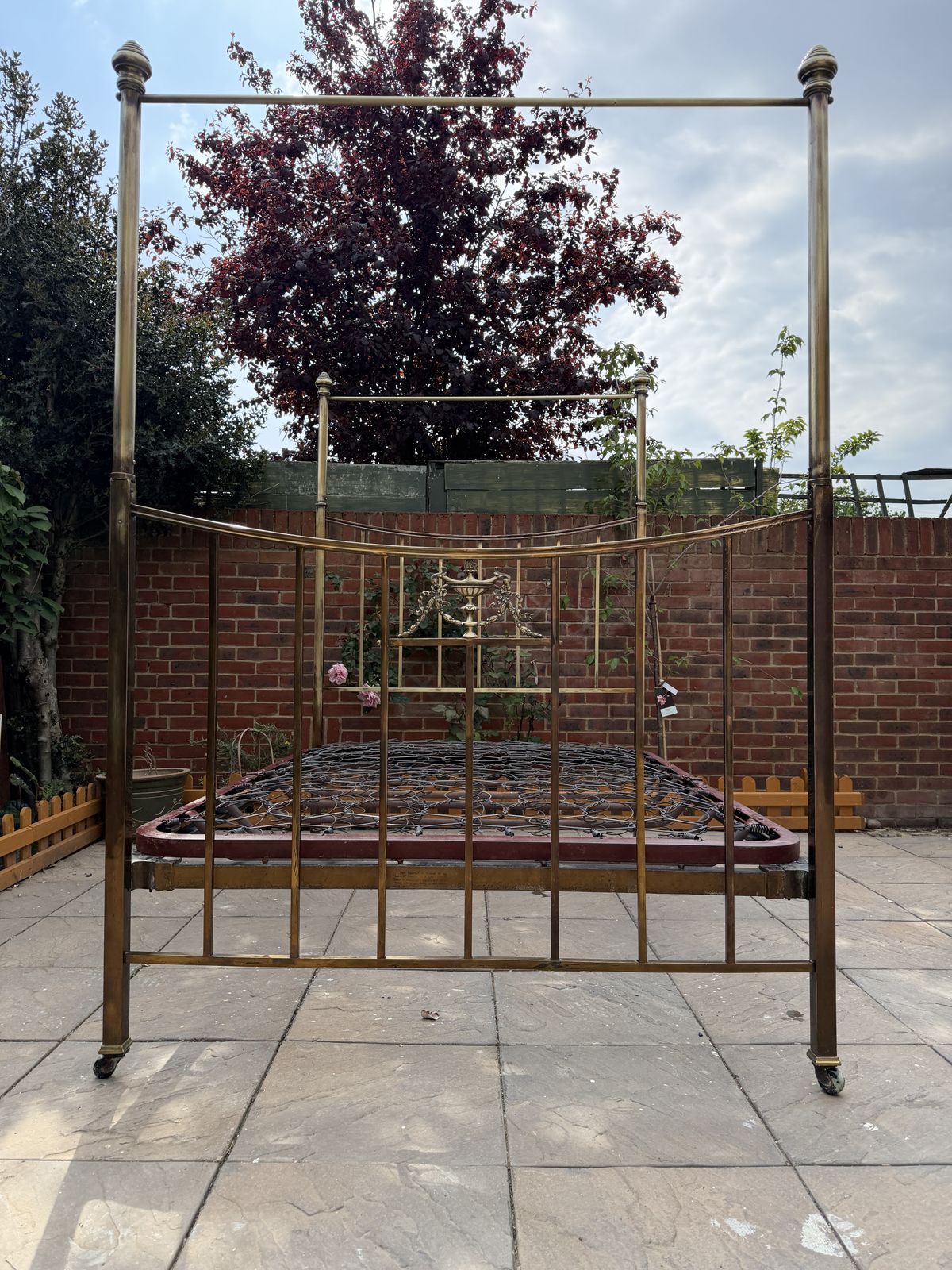 Hoskins & Sewell Brass With Urn Ornate Four Poster Double Frame & Springs Base & Casters photo furniture