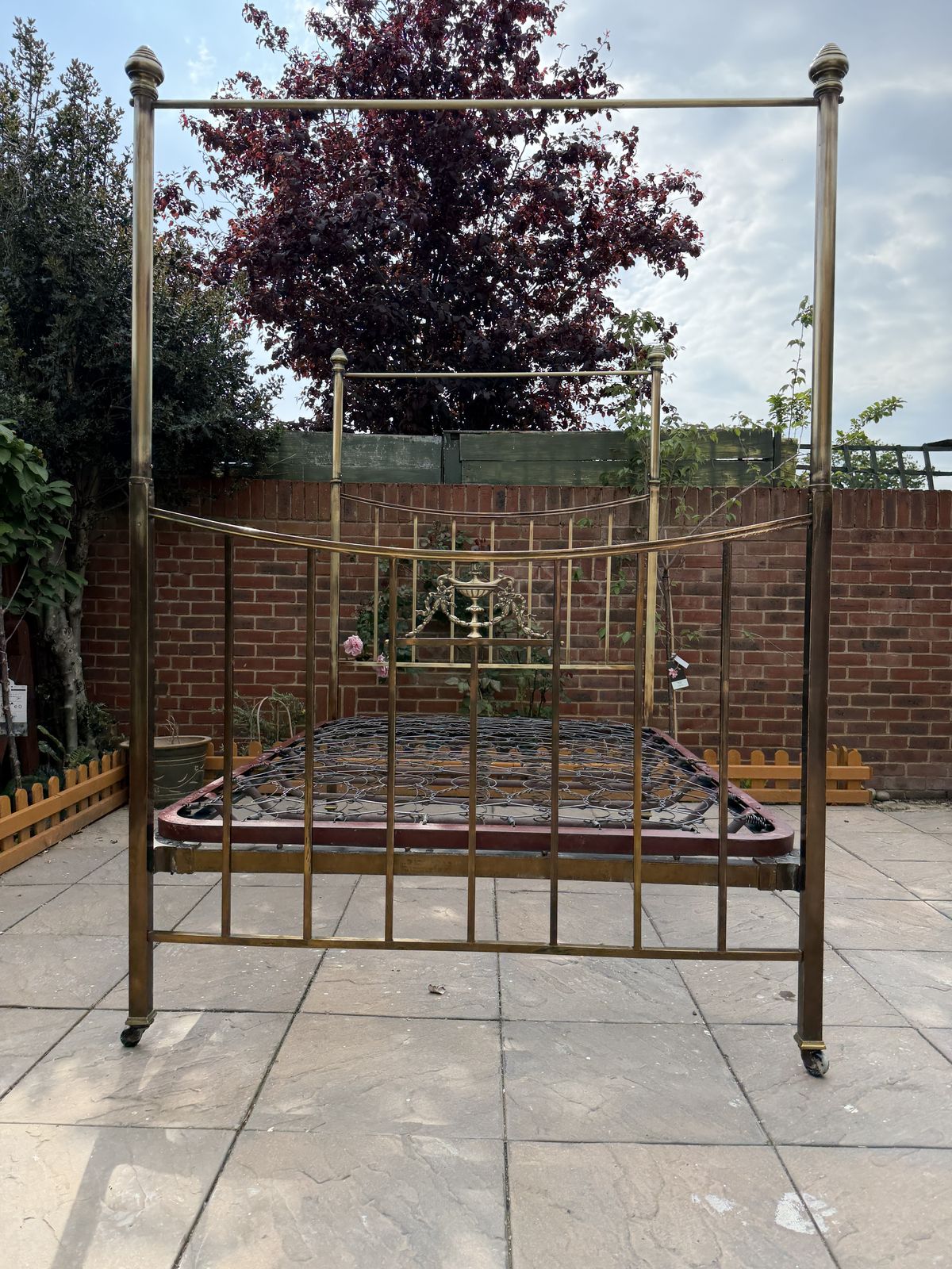 photo buy Hoskins & Sewell Brass With Urn Ornate Four Poster Double Frame & Springs Base & Casters