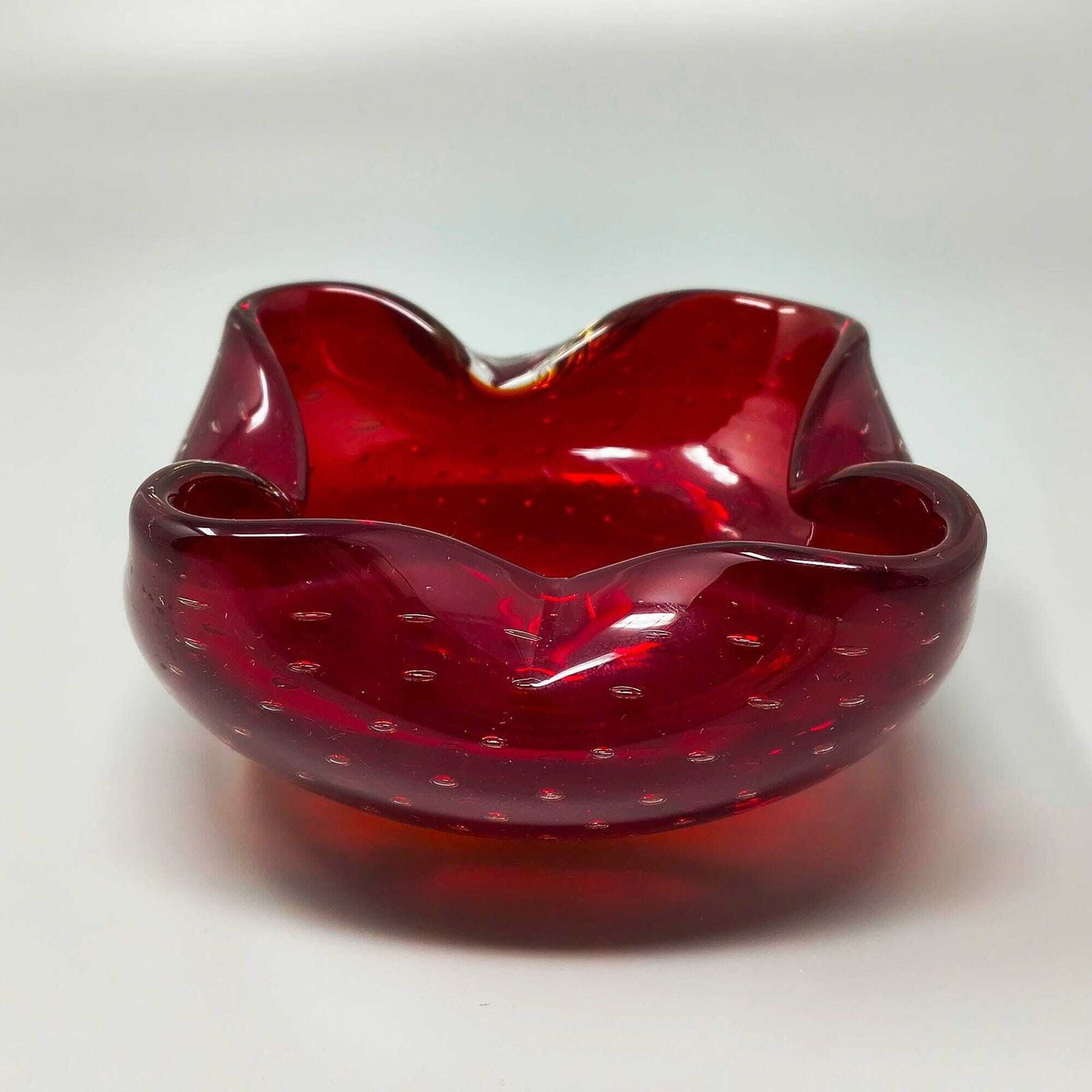 1960s Mid Century Red Ashtray Or Catchall In Bullicante Murano Glass By Flavio Poli photo for sale