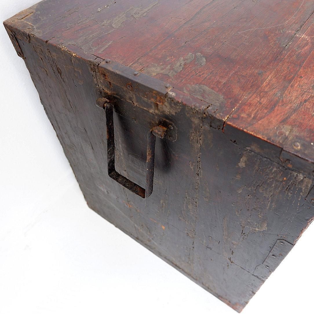 photo vinterior 19th Century Antique Japanese Todana Tansu Storage Cabinet