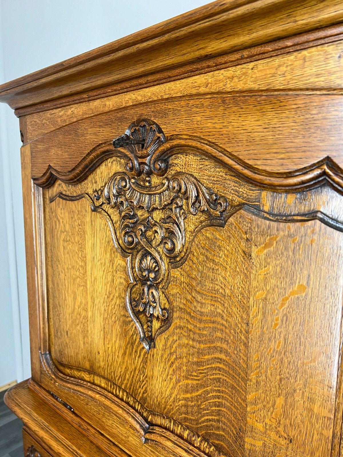 photo for sale Cabinet Vintage French Louis XIV Style Cabriole Legs Carved Sideboard Lot 2917