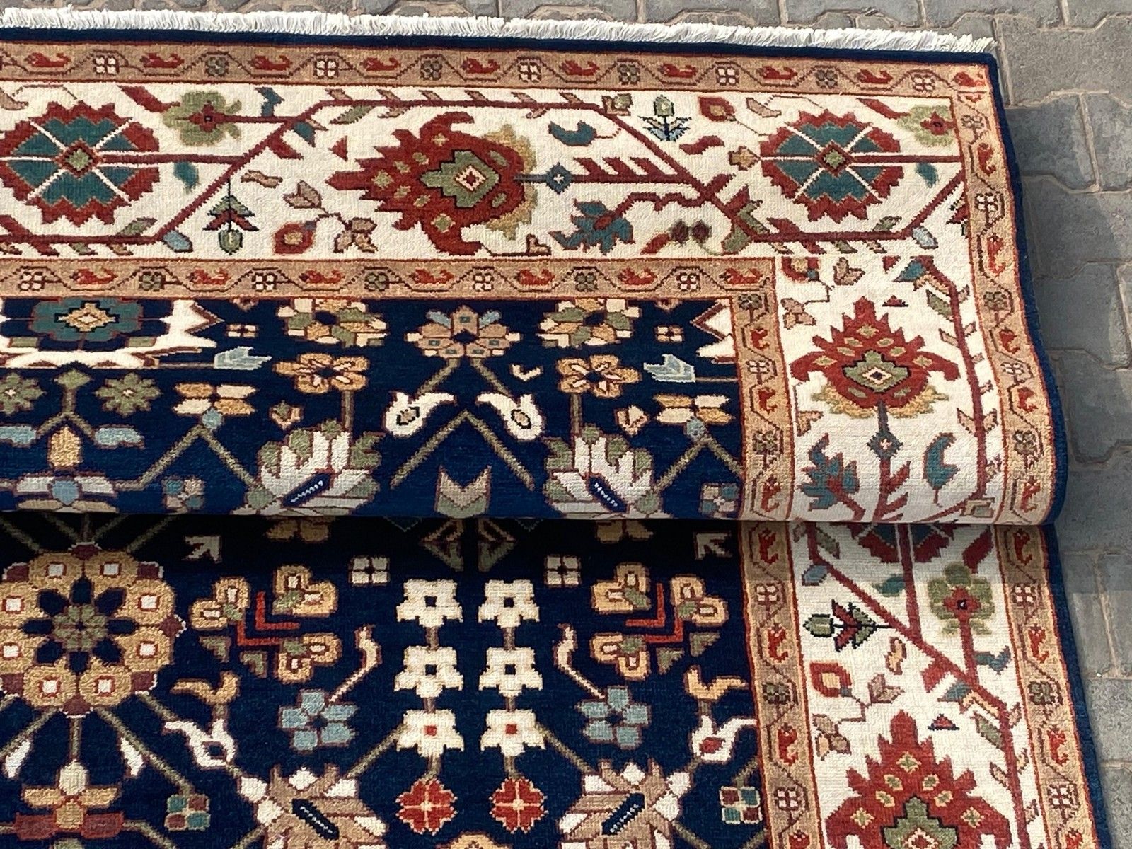Tapis en laine contemporain fait main 8 x 10 ft, à motifs floraux bleu marine photo buy