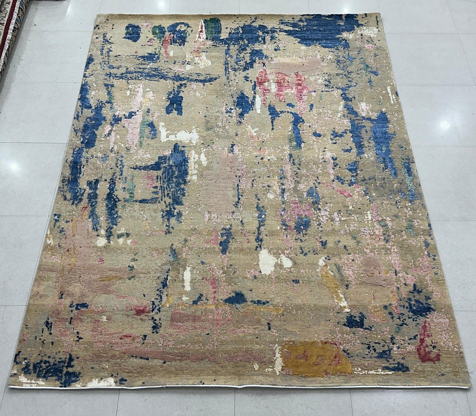Tapis en laine noué à la main 275 x 365, grand format, beige et bleu, motif abstrait, tapis moderne | Fz005 photo for sale