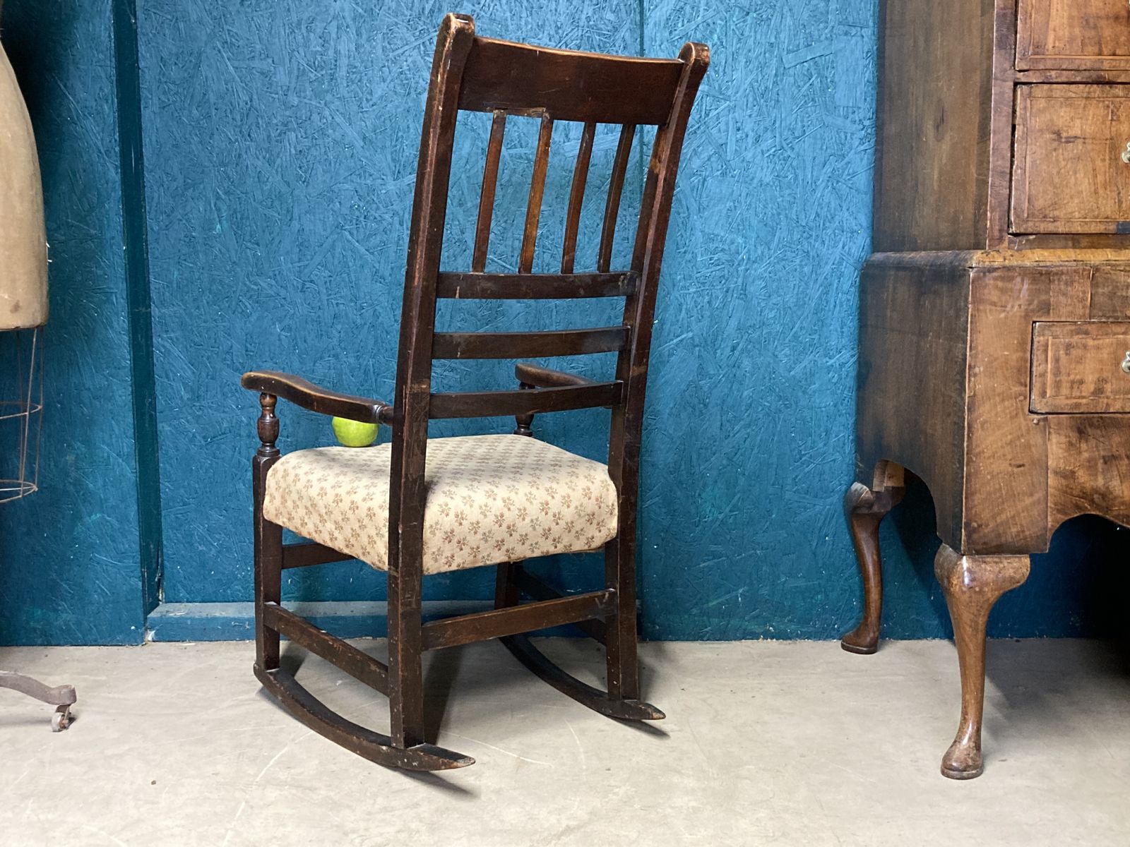 A Charming Early Antique Country Oak Rocking Chair photo vinterior
