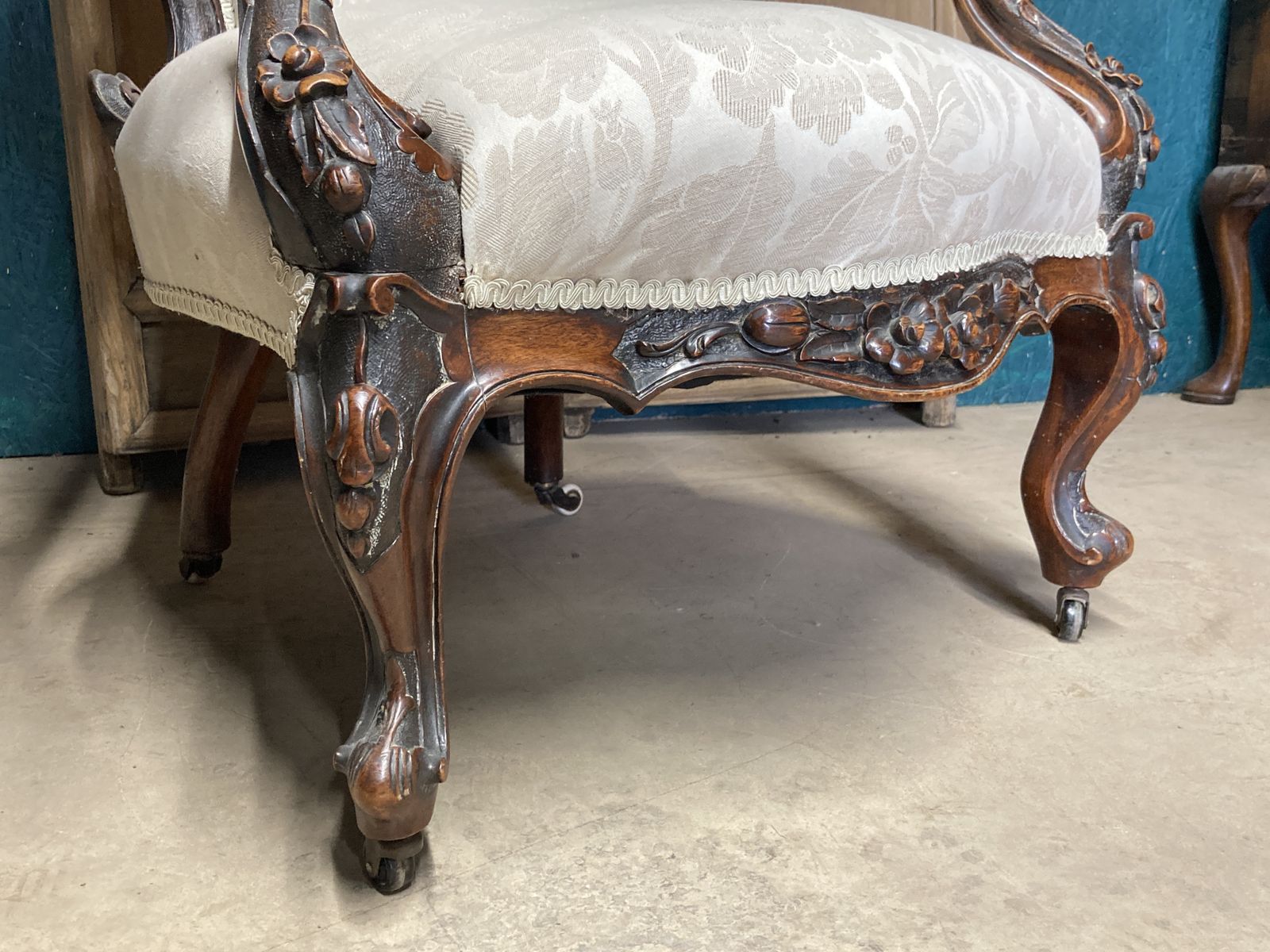 photo furniture A Fine Pair Of Victorian Ladies And Gentlemans Parlour Chairs