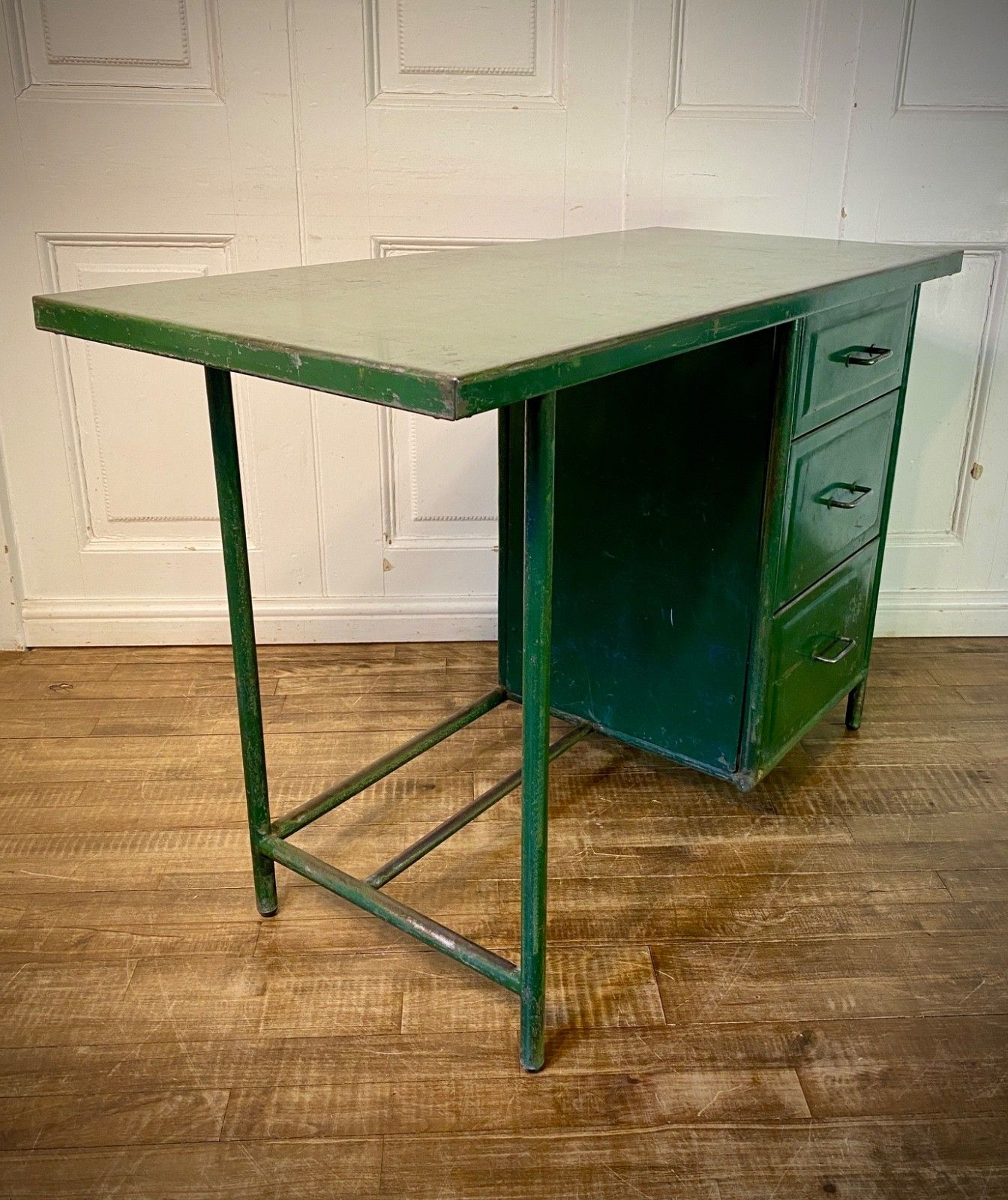 Vintage 1930s / 40s Home Office Metal Desk With Drawers. photo vinterior
