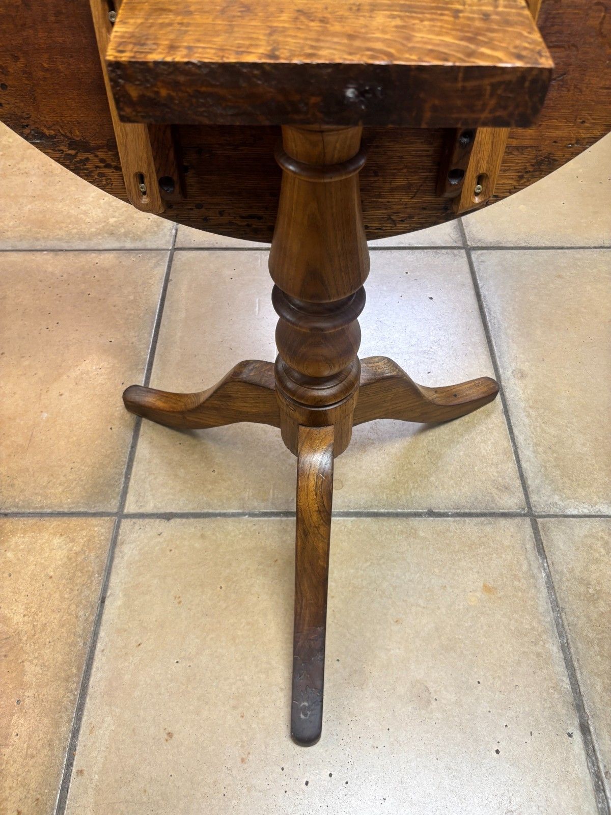 Antique Georgian Oak Tripod Pedestal Tilt Top Table photo vintage