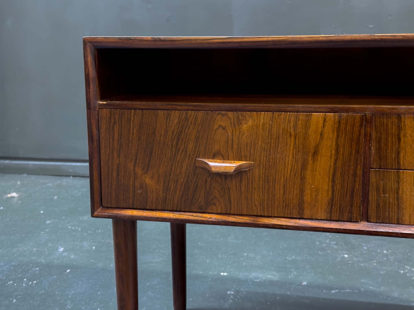 540.0 Small Rosewood Chest Of Drawers photo