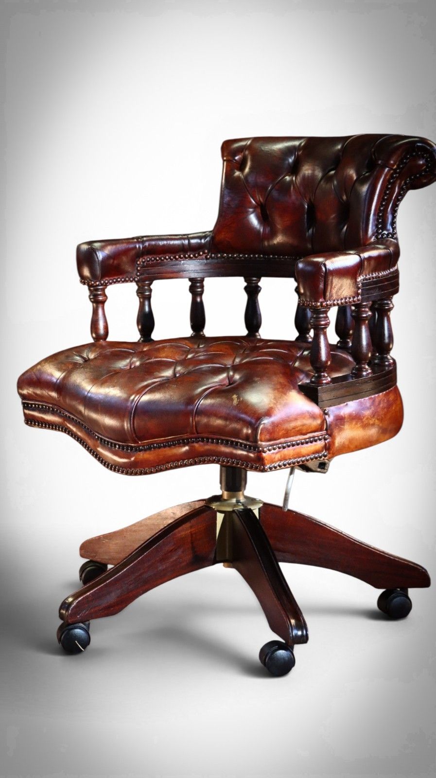 Stunning George Smith Captains Swivel Leather Armchair Dark Tan Del 🚚 photo 2200.0