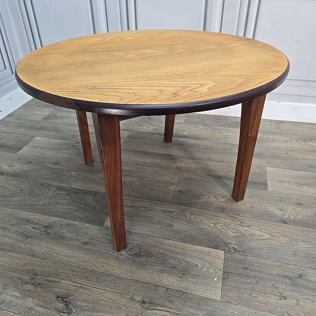 photo vintage Unusual Upcycled Round Coffee Table – Oak Top "Nik Munro" John Lewis Chair Base