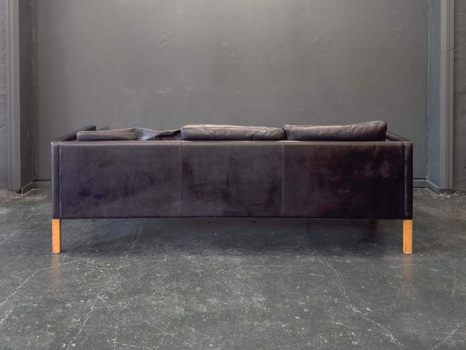 Black Leather Three Seater Sofa photo Furniture