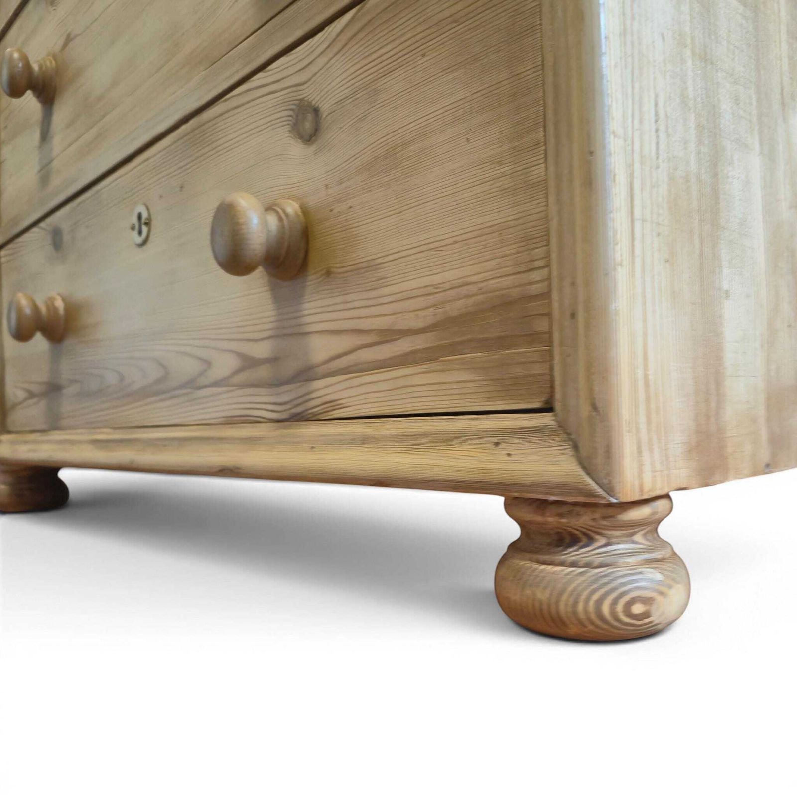 photo vintage Vintage Victorian Pine Chest Of Drawers – Antique Rustic Stripped Pine Chest C1900