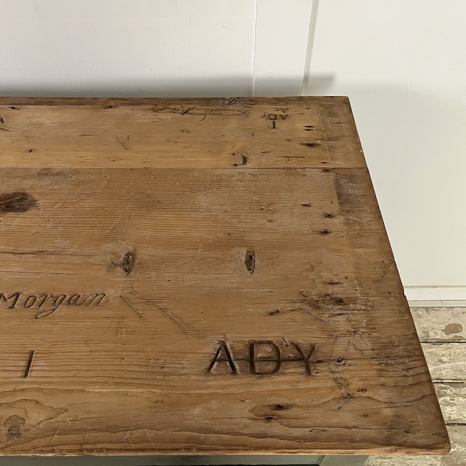 photo vinterior Antique Pine Artists Chest Of Drawers
