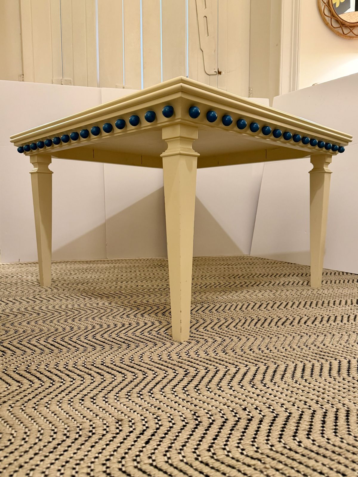 Unique Lacquered Coffee Table Cream With Teal Bobble Detailing photo vinterior