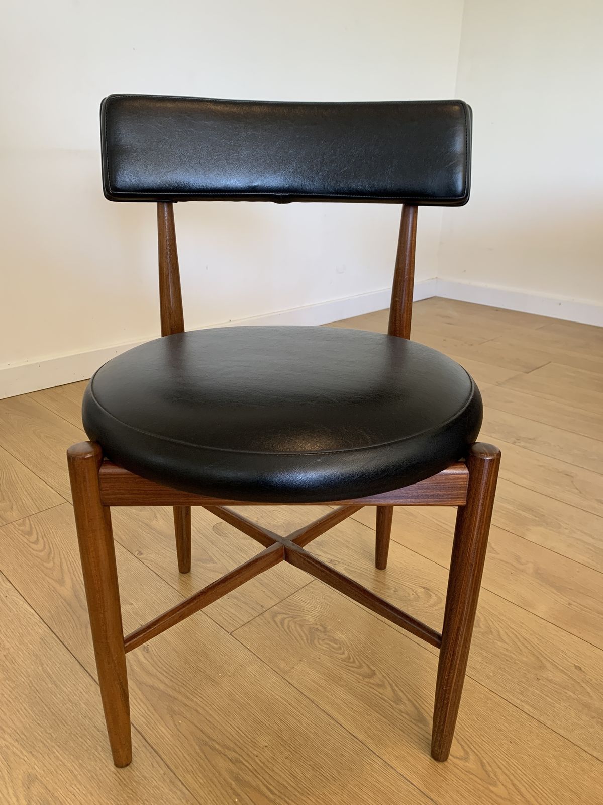 Restored G Plan Fresco Extending Table & 6 (Or 8) Victor Wilkins Dining Chairs photo buy