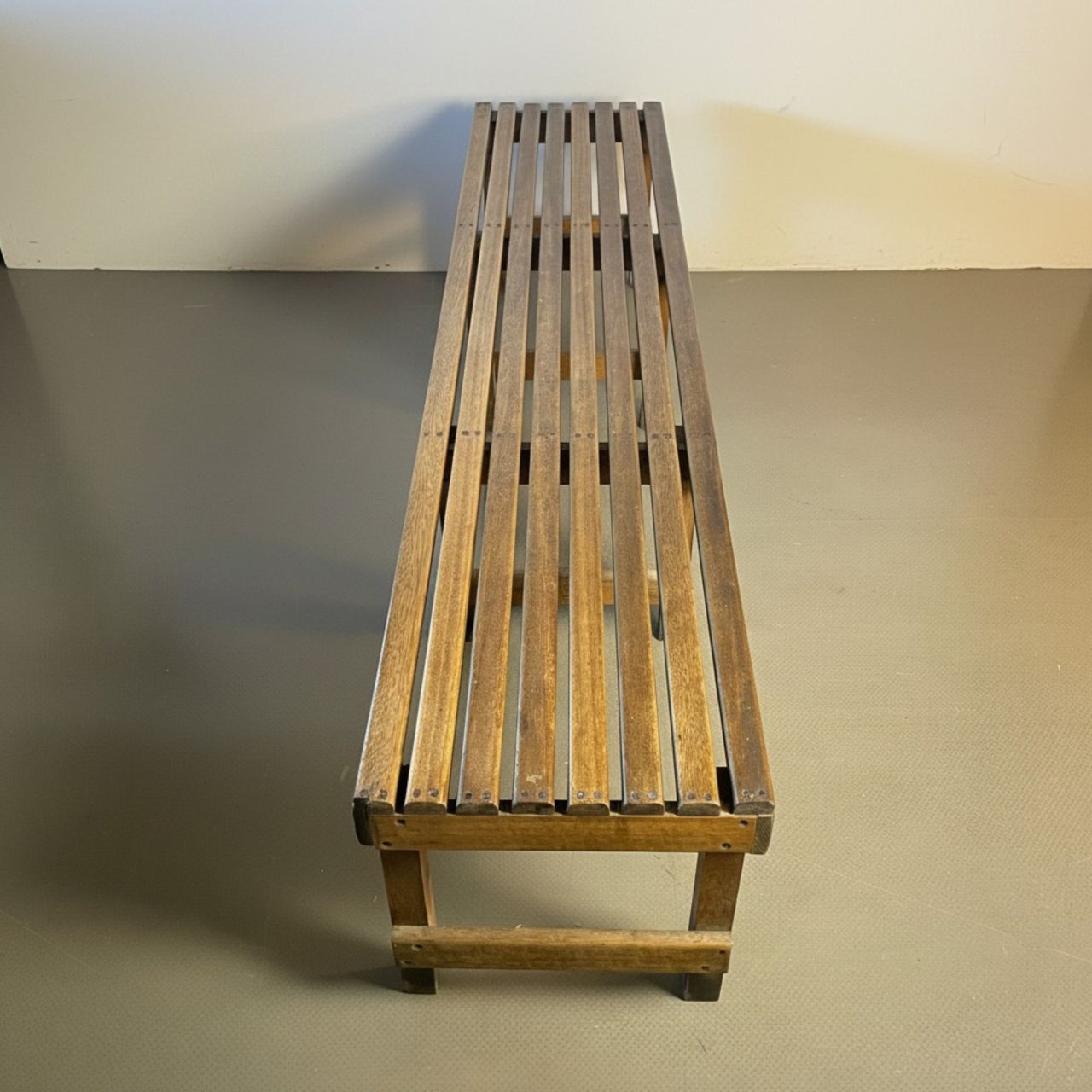 20th Century Teak Teak Slatted Art Gallery Viewing Bench photo vinterior