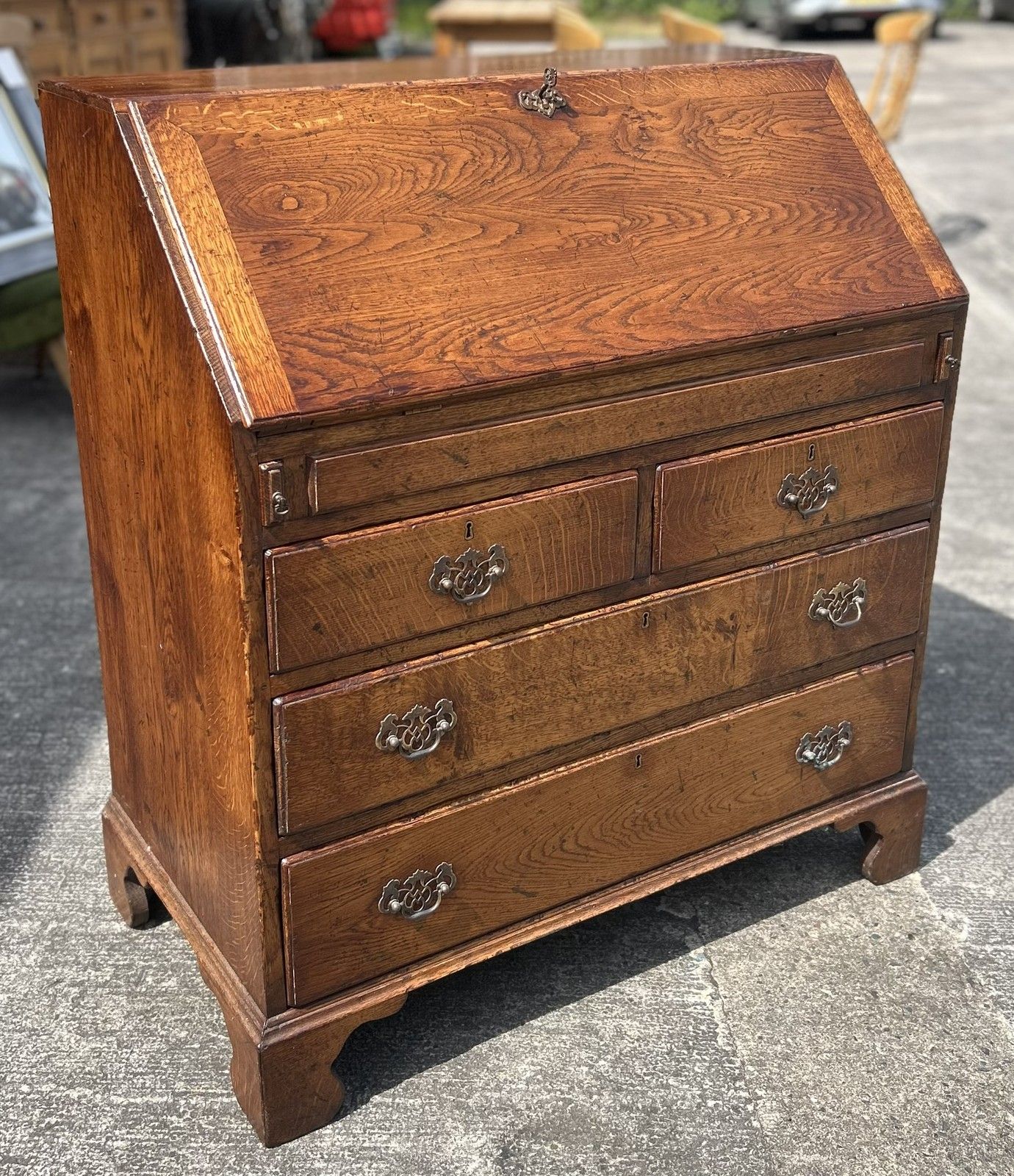 Quality English Country Solid Distressed Oak Bureau Desk With Fitted Interior