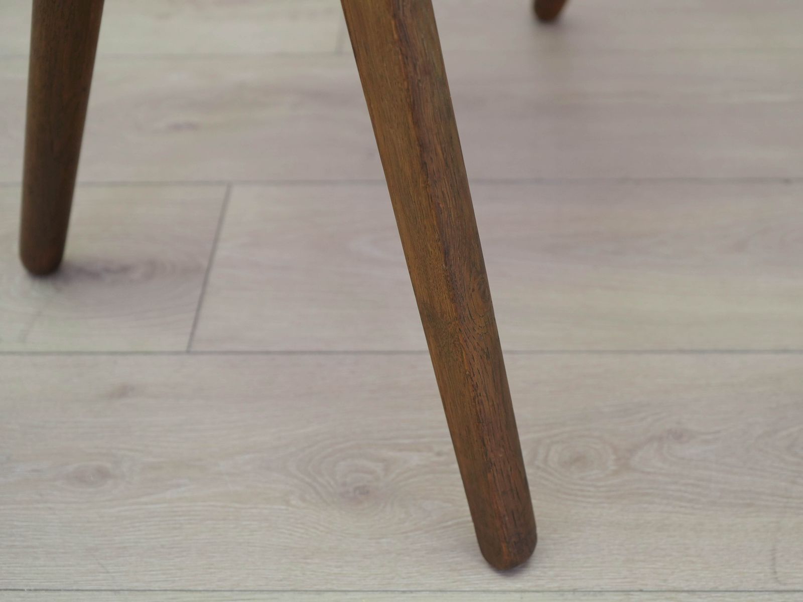photo buy Ensemble de quatre chaises en chêne, design danois, années 1960, par Hans J. Wegner