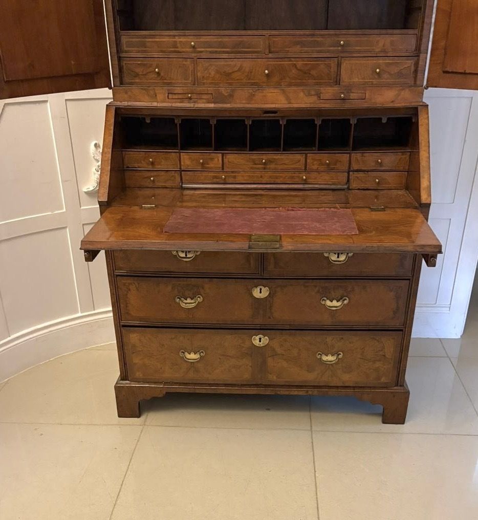 photo vinterior Antique Exceptional 18th Century George I Figured Walnut Bookcase
