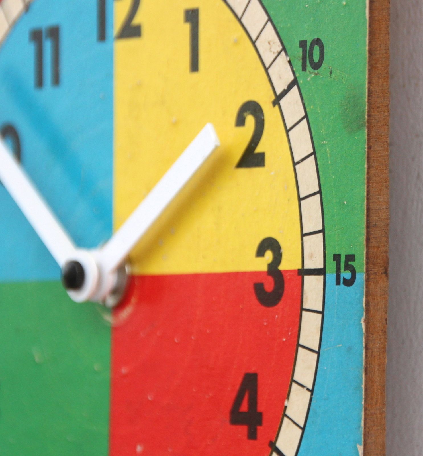 75.0 Quirky Learn To Tell The Time School Clock. London Timepiece photo