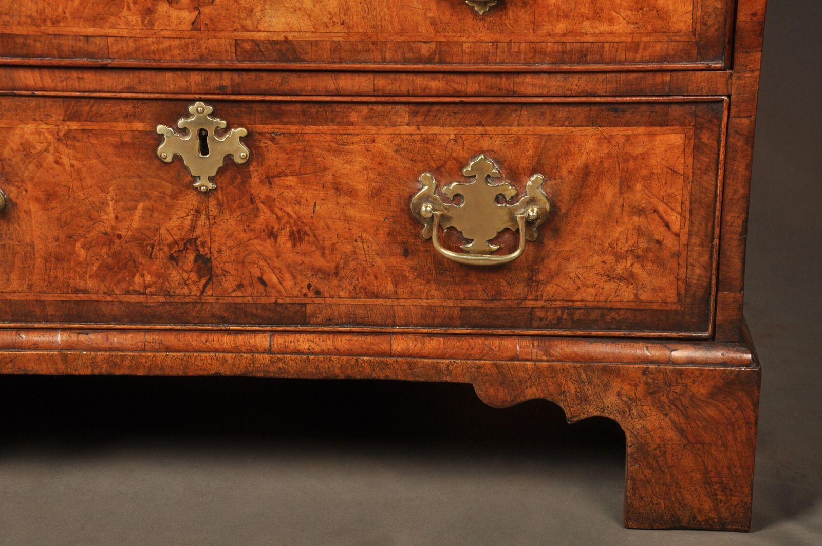 A Fine Early George II Walnut Chest Of Drawers Of Small Proportions photo vinterior