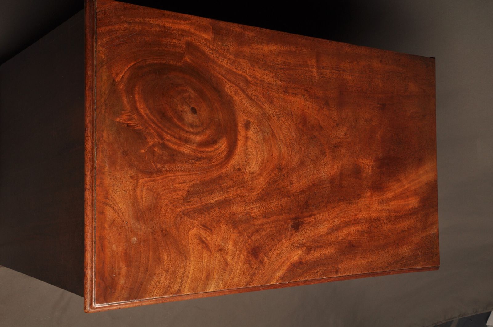 2600.0 Fine Quality 18th Century Mahogany Kneehole Desk photo