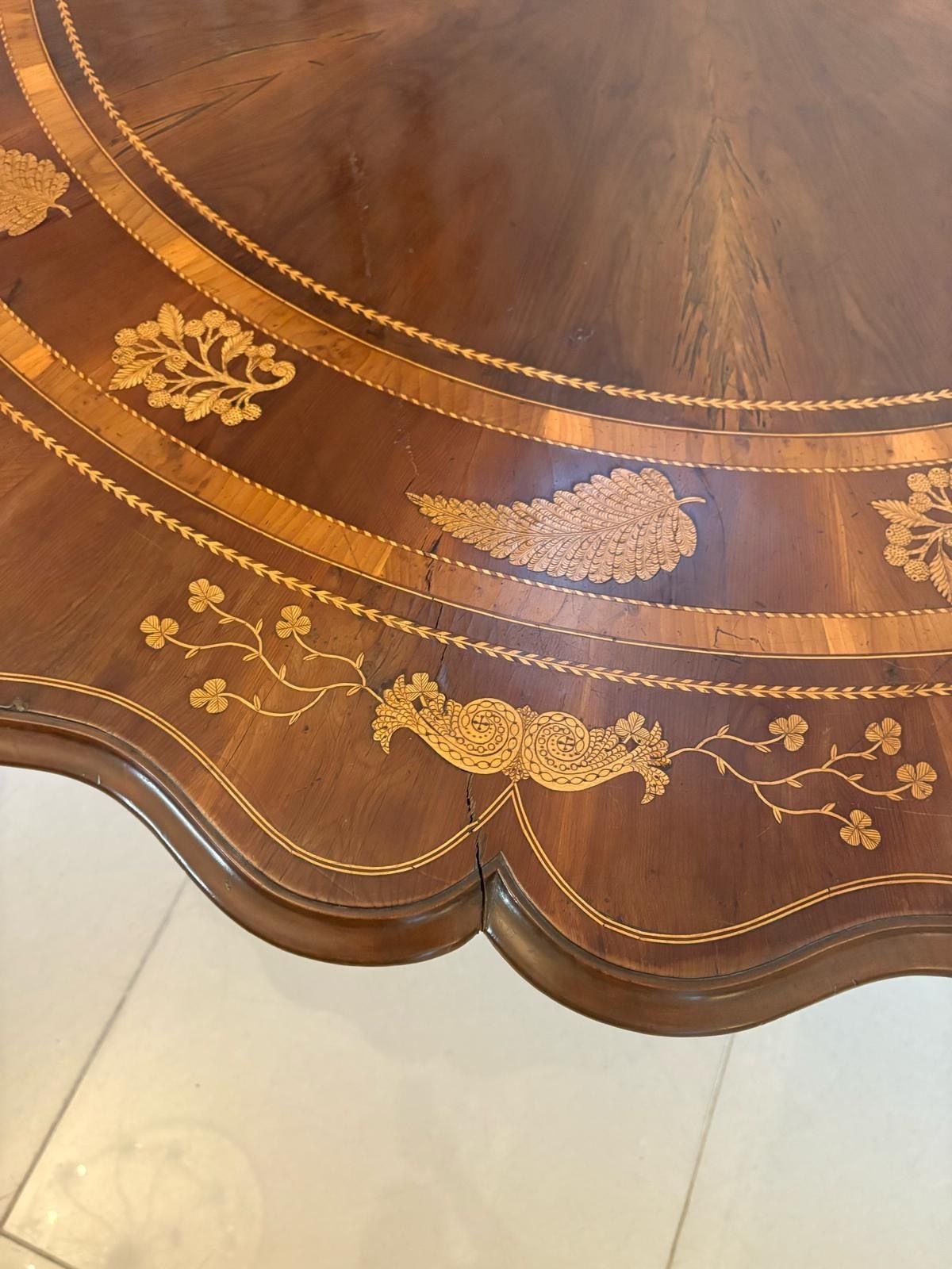Antique Exhibition Quality Irish Killarney Marquetry Inlaid Yew Wood Round Entry Hall Centre Table Large Attributed To The Egan Workshop photo vintage