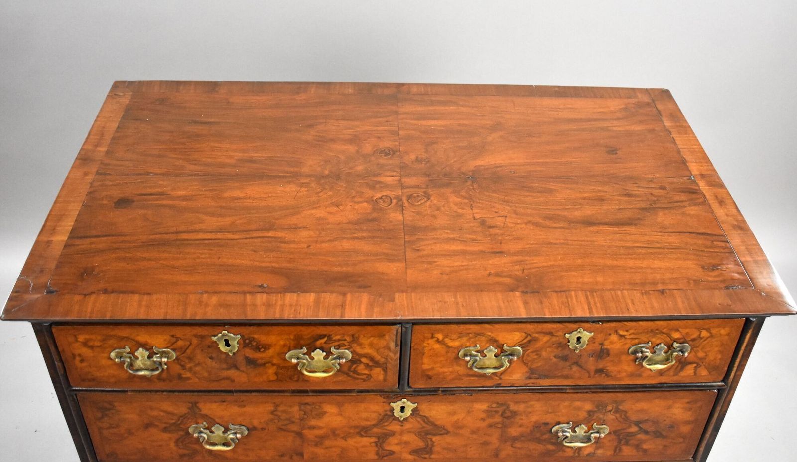 George III Burr Walnut Chest Of Drawers photo 2195.0