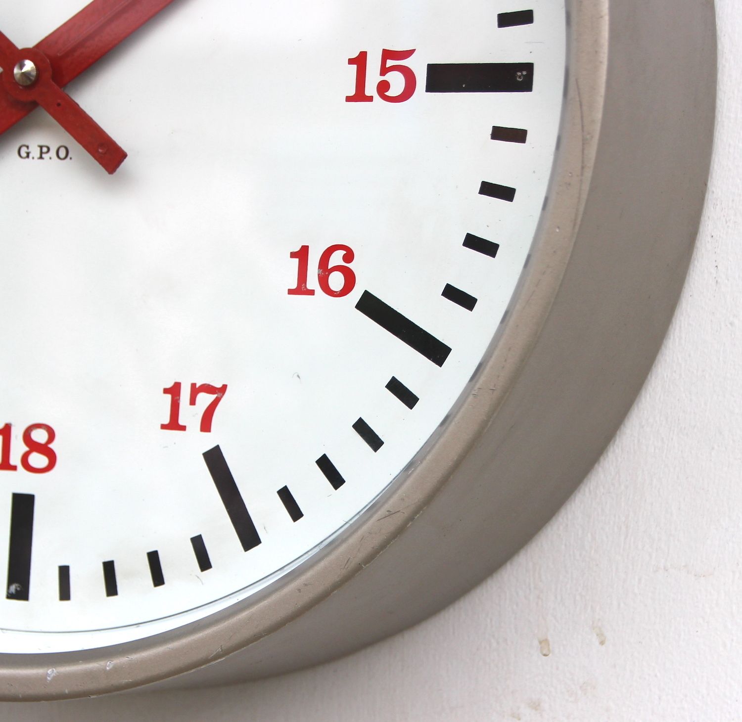 Dated 1969 British Gpo Vintage Wall Clock. Fully Guaranteed. London Timepiece photo vinterior