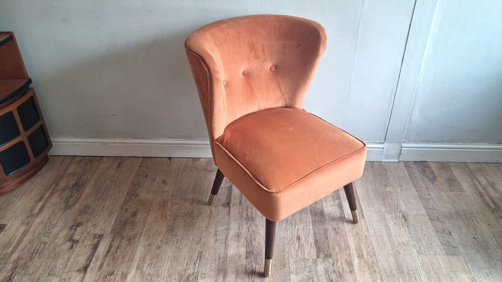 photo vintage Delightful  Upholstered Velvet Cocktail/Accent /Bedroom /Hall/Lounge Chair Vgc