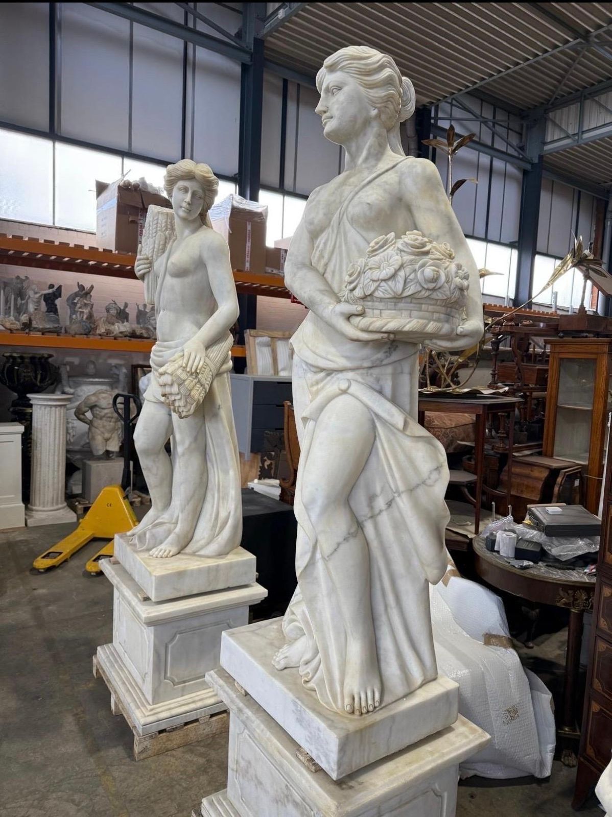photo vinterior Set Of Four Life Size Marble Figures, Four Seasons, Late 20th Century