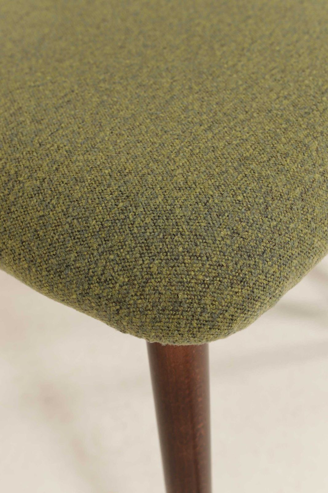 photo vinterior Modern Set Of 2 Dining Chairs, Avocado Green Farbic And Dark Walnut Beech Wood