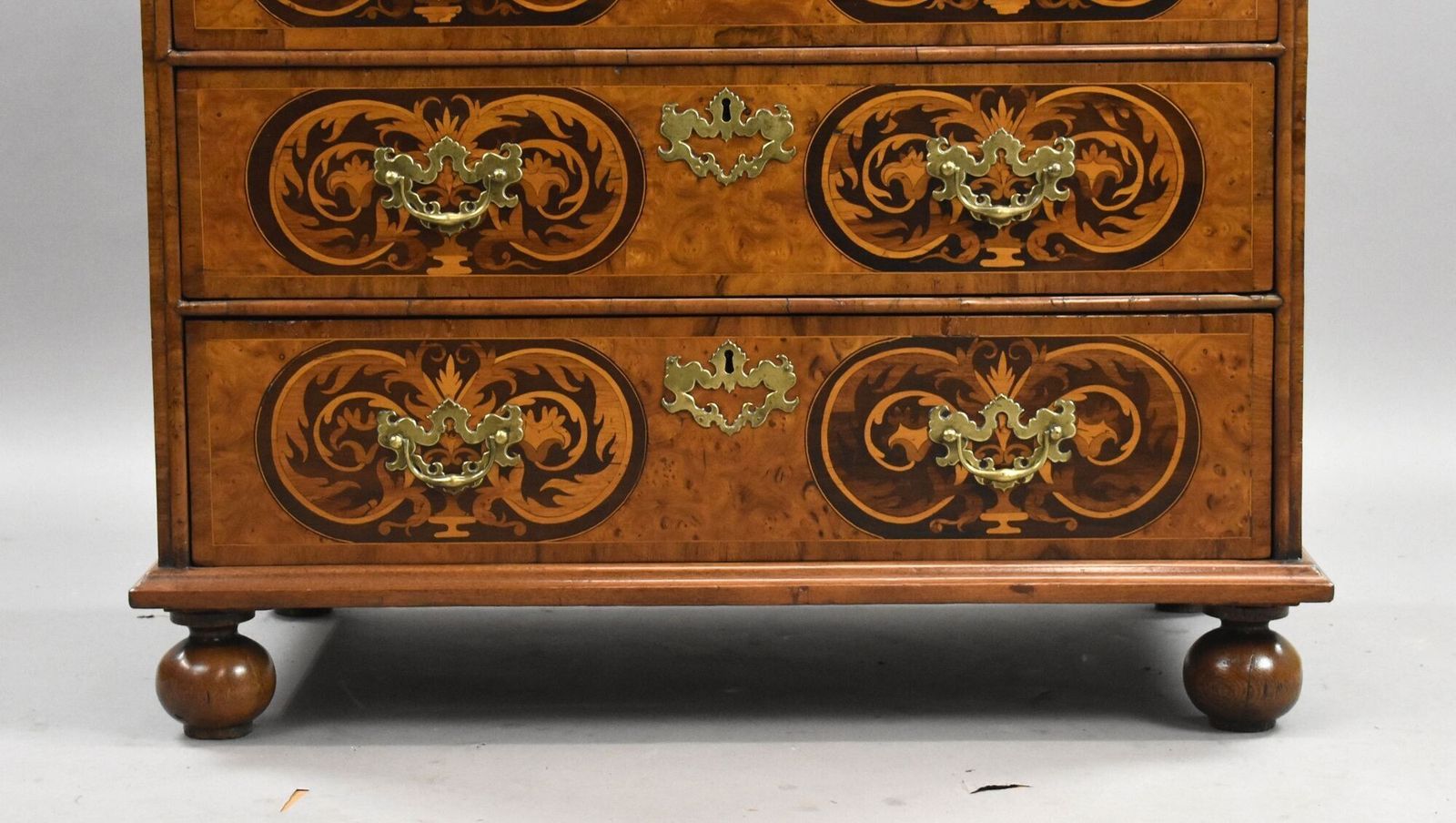 William & Mary Burr Walnut Marquetry Chest photo vinterior