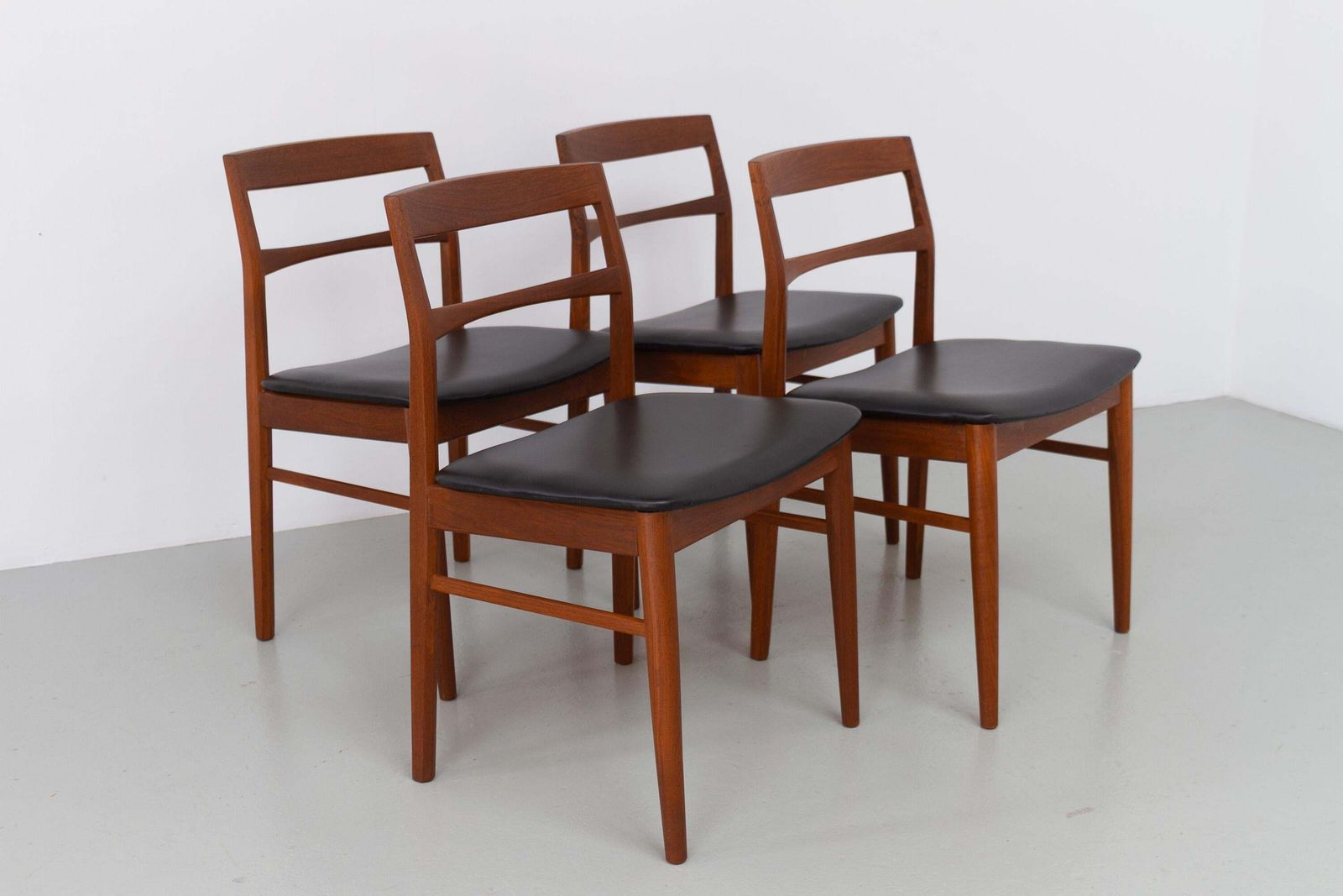 Vintage Danish Teak Dining Chairs By Kjærnulf For Vejle Møbelfabrik, 1960s. photo vinterior