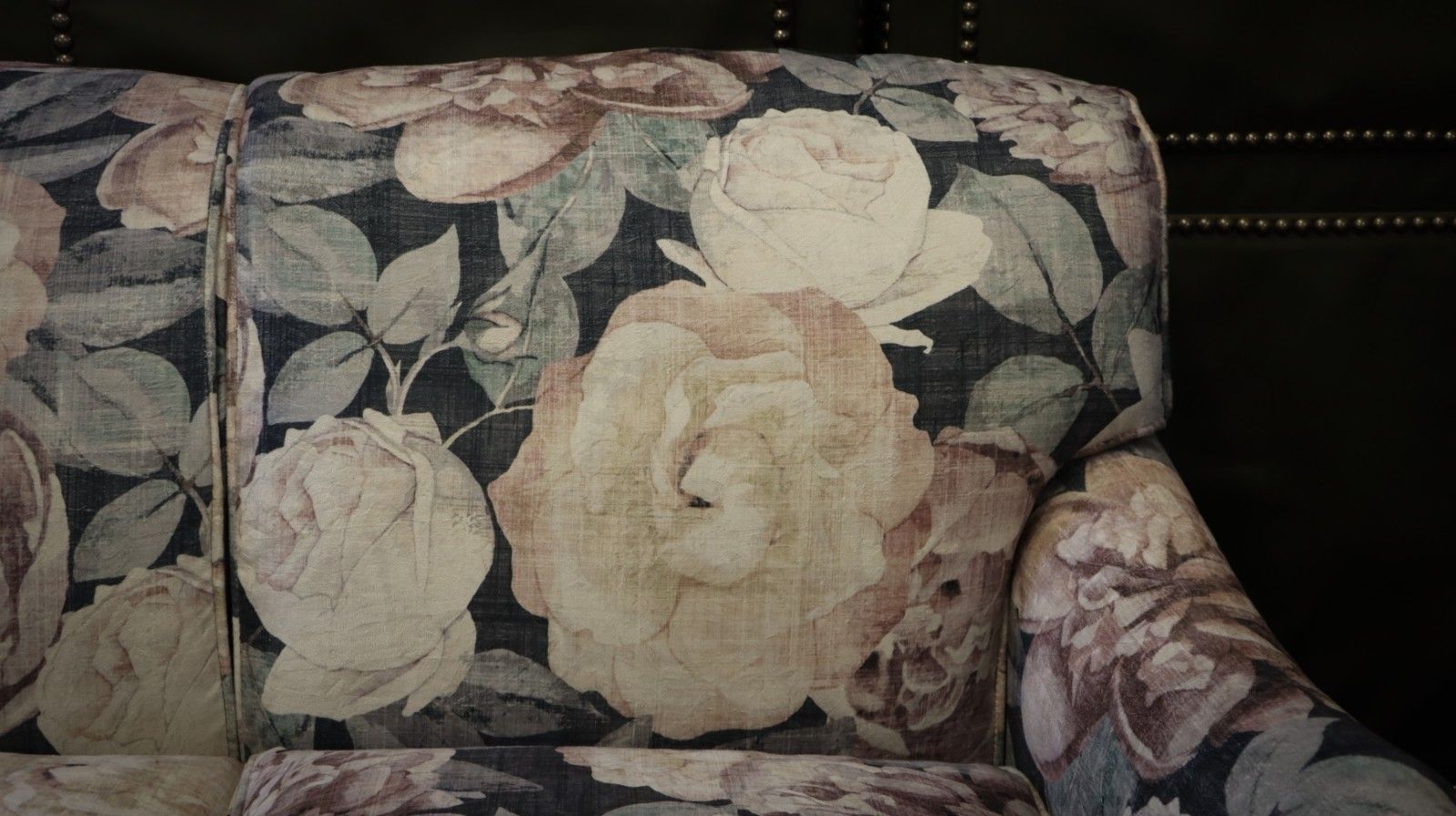 photo for sale Stunning George Smith Howard Sons Style 3 Seater Elegant Sofa Floral Velvet 🚚
