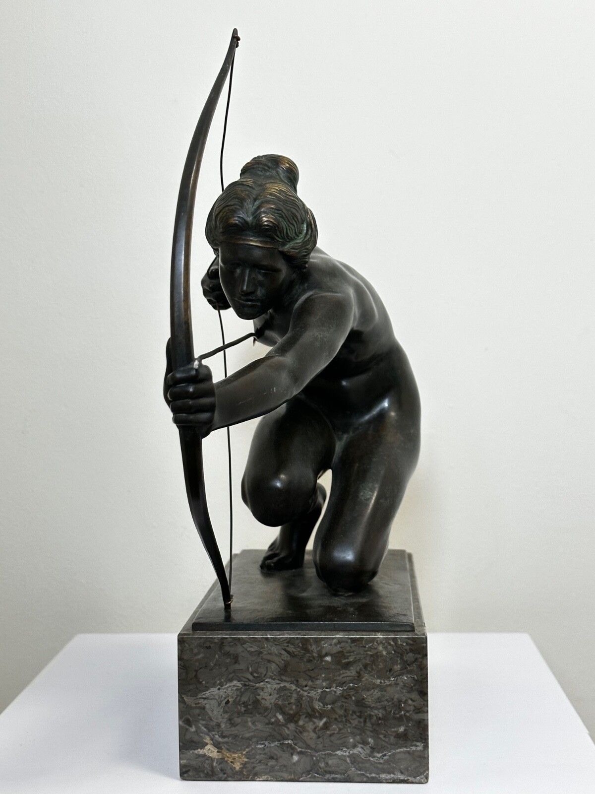 Kunst Art Deco bronzen sculptuur, klassieke mythologie, Diana de Jageres, gesigneerd door Rudolph Henn photo