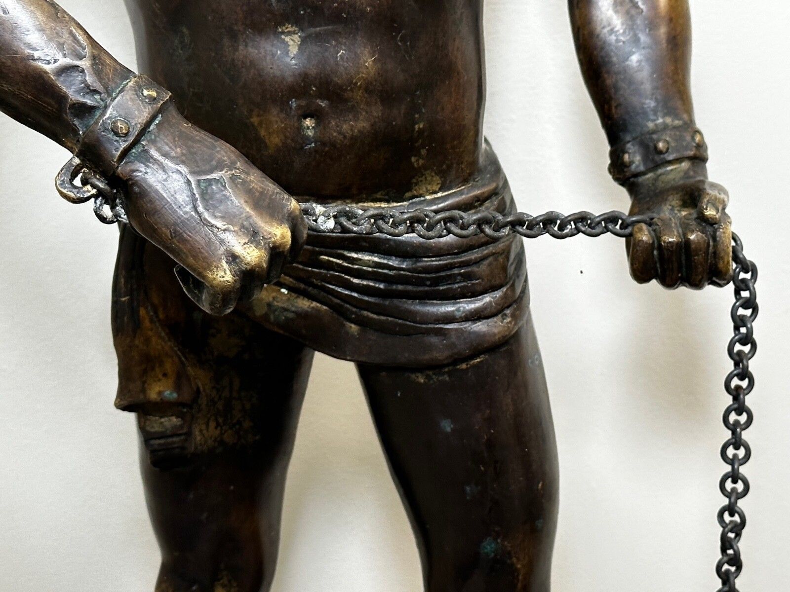 Antiek Frans bronzen gladiator sculptuur naar Emile Louis Picault photo vinterior