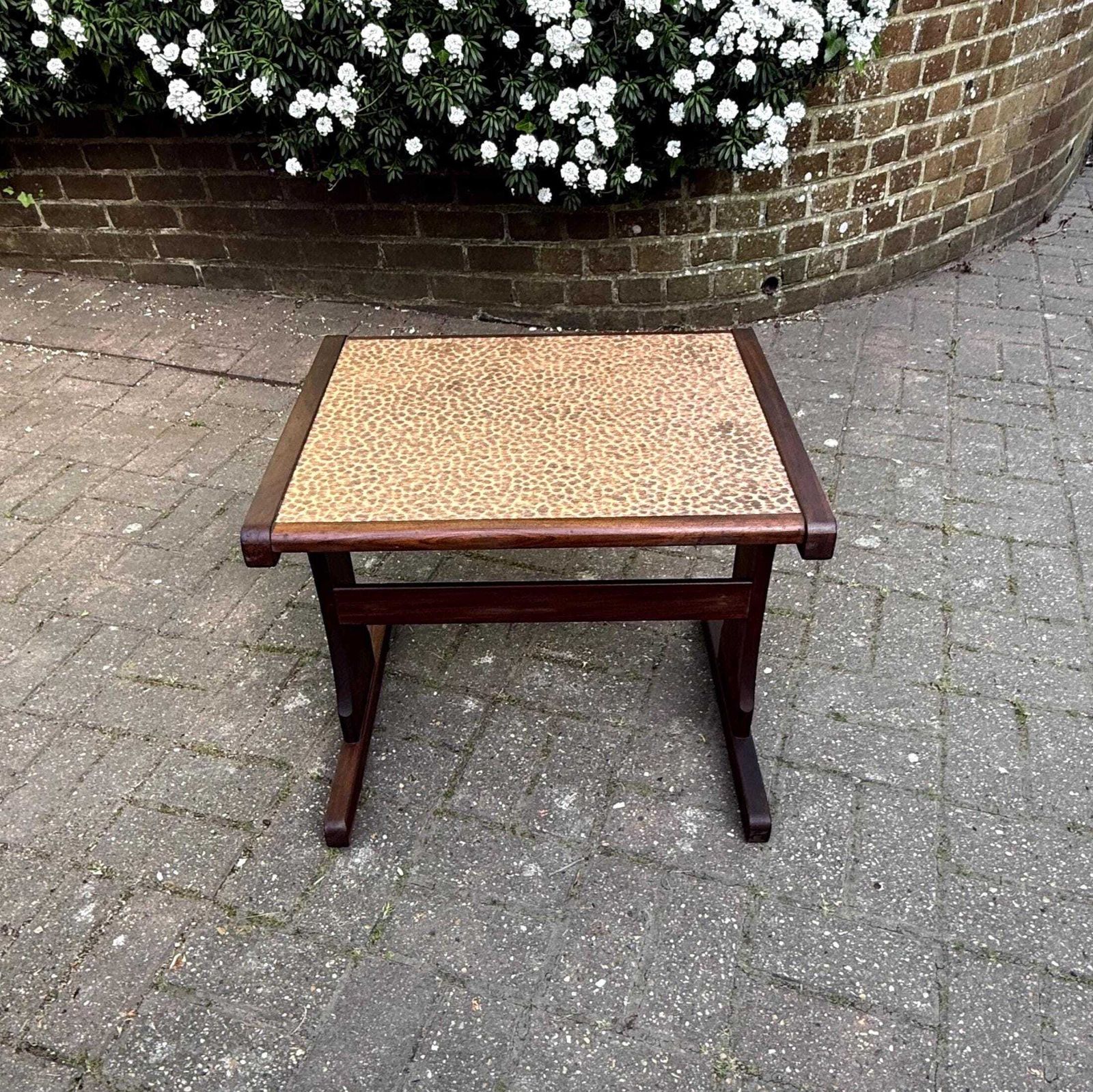 Vintage Mid Century Hammered Copper Top Side Table Retro Occasional Table, G Plan Style L