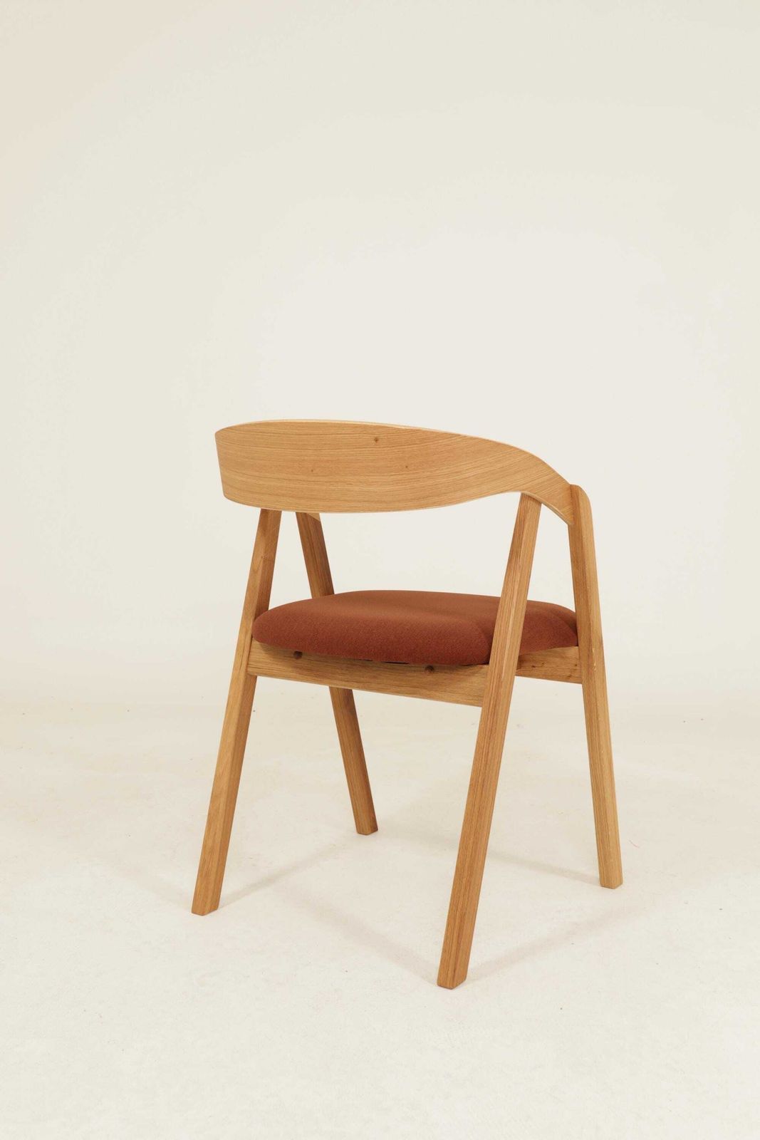 Set van 6 eiken stoelen – Naturel eiken & terracotta bekleding, mid-century modern design photo vinterior