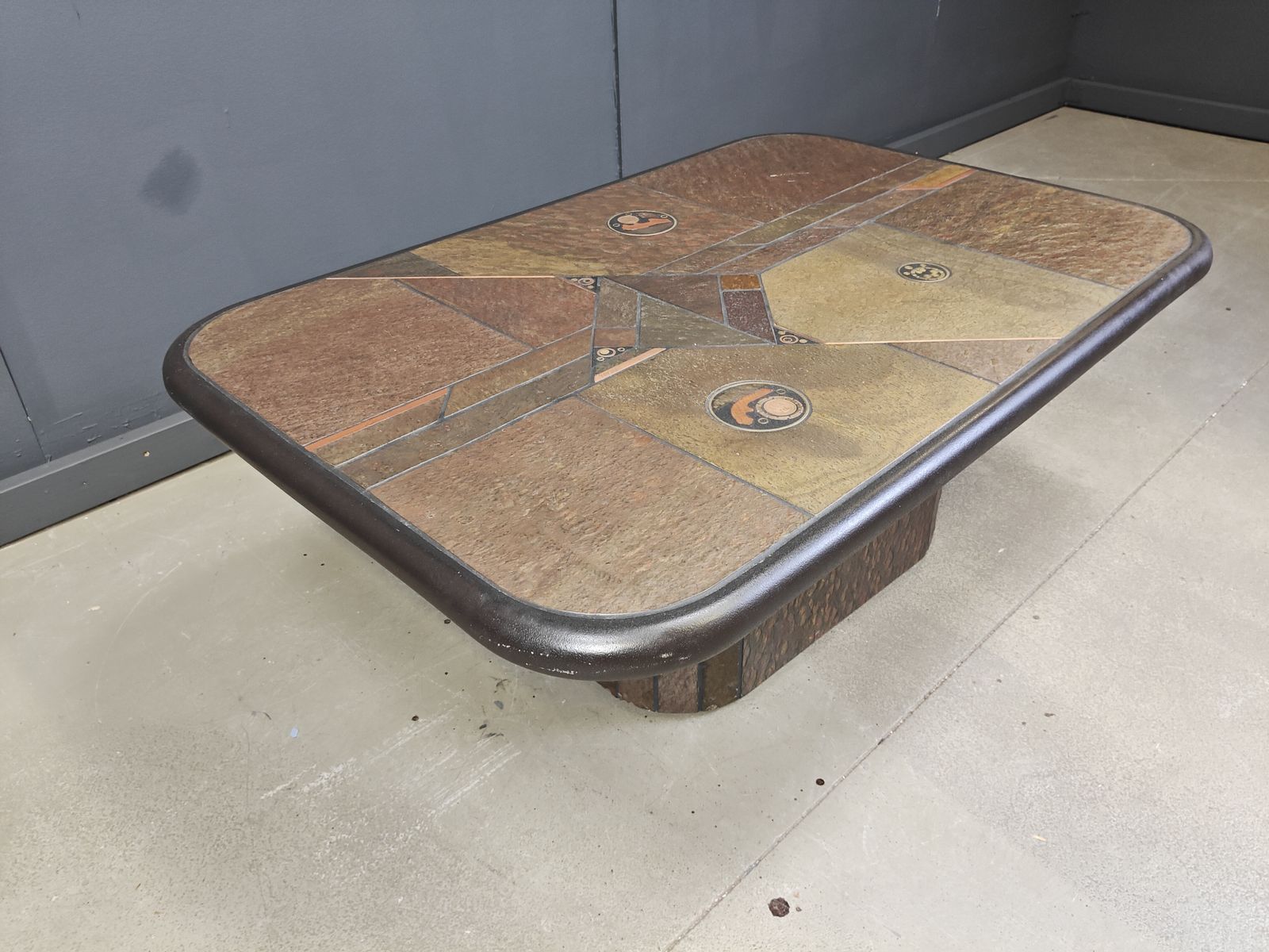 Brutalist Slate Stone Coffee Table In The Manner Of Paul Kingma, 1980s photo vintage