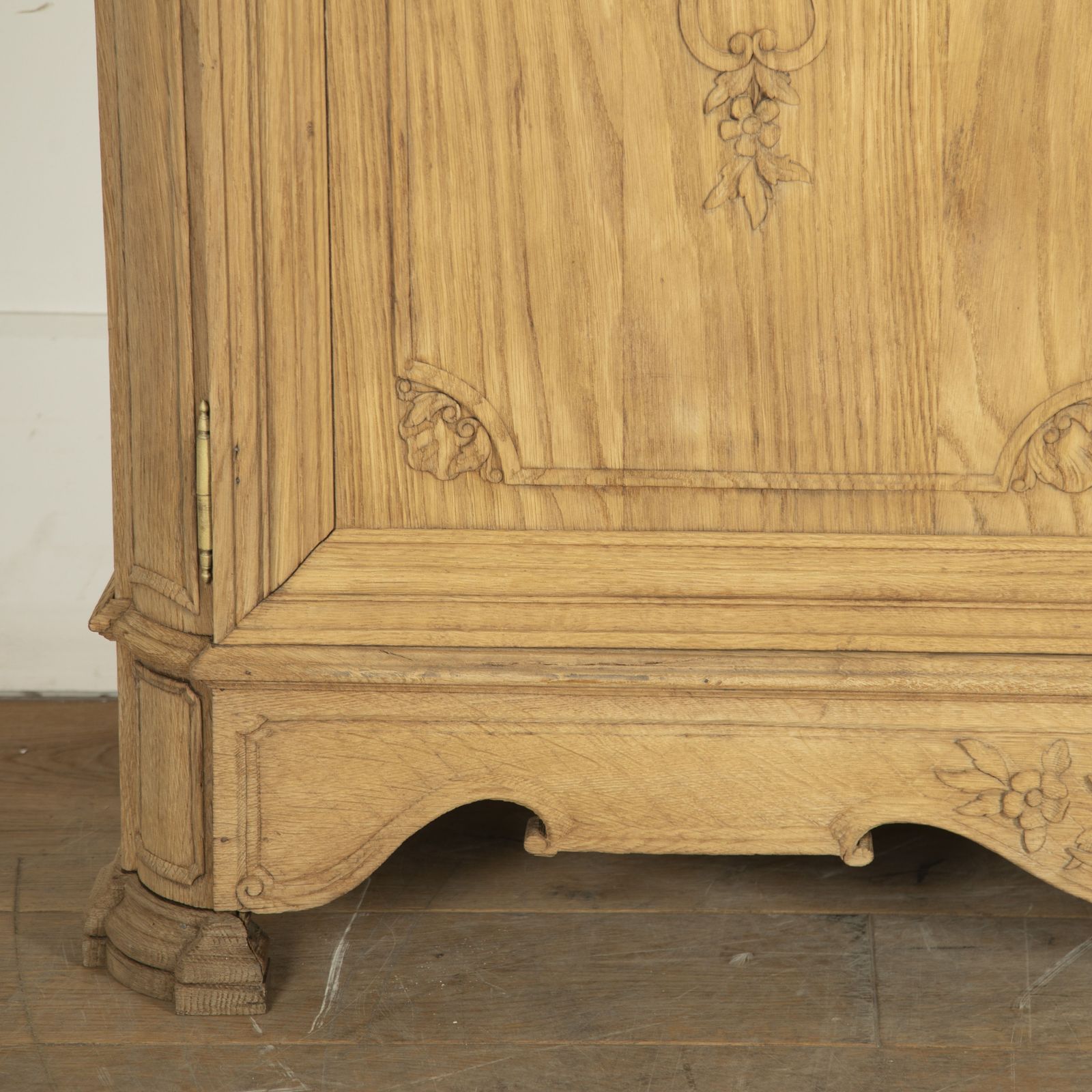 Early 19th Century Louis XVI Style Bleached Oak Buffet Antique French Carved Sideboard photo for sale