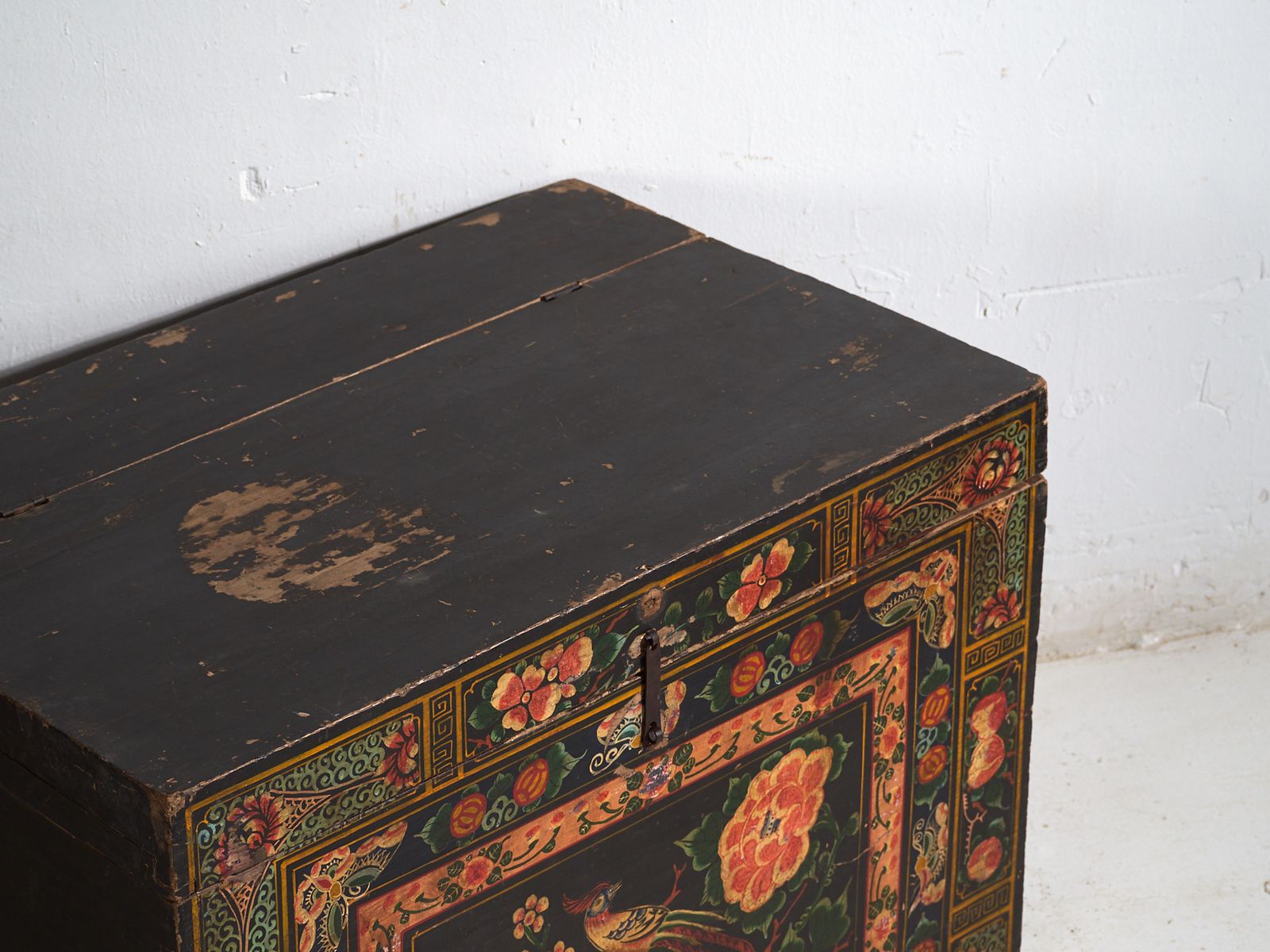 Antique Painted Chinese Trunk In Pine Wood – China, Circa 1900 photo furniture