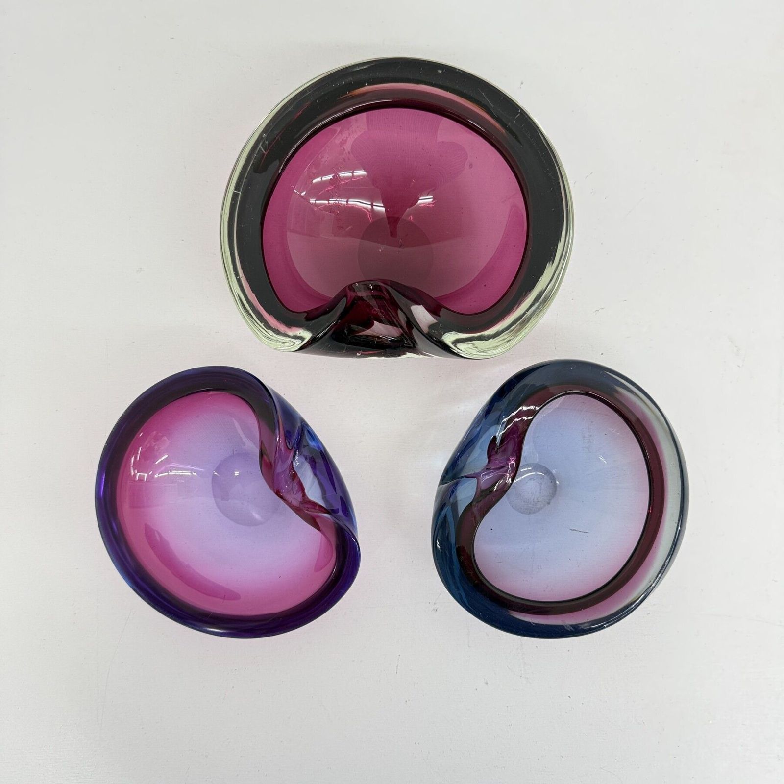 Set van 3 Murano sommerso roze glazen schalen, jaren 1970 photo furniture