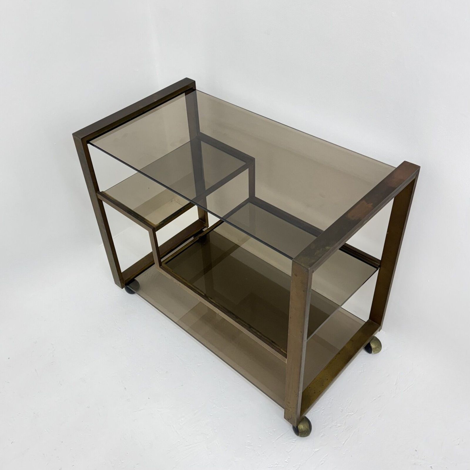photo furniture Mid-Century Messing Barwagen met Rookglas, jaren 1970