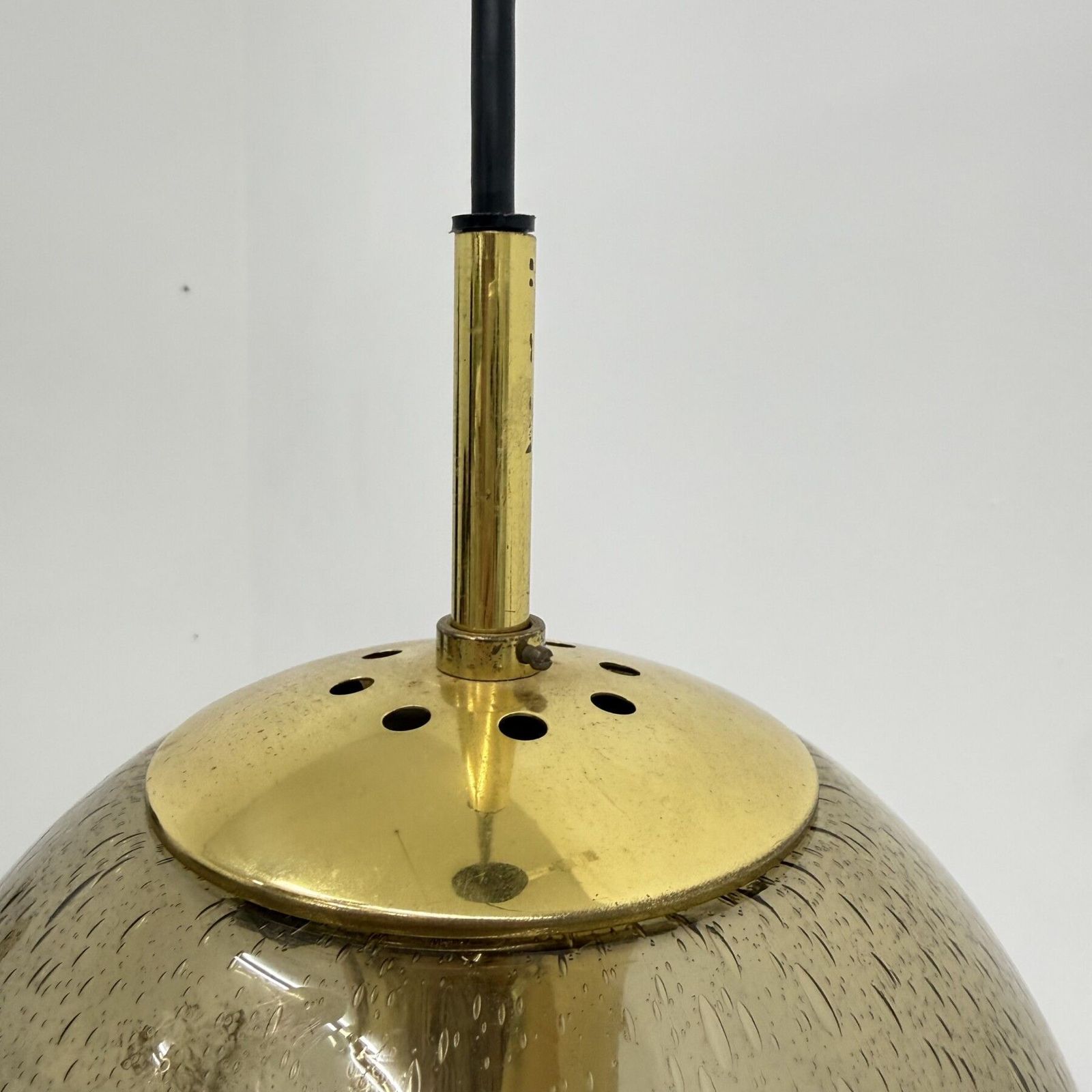 Limburg Glashütte messing rookglazen bol hanglamp, jaren 1970 photo Verlichting