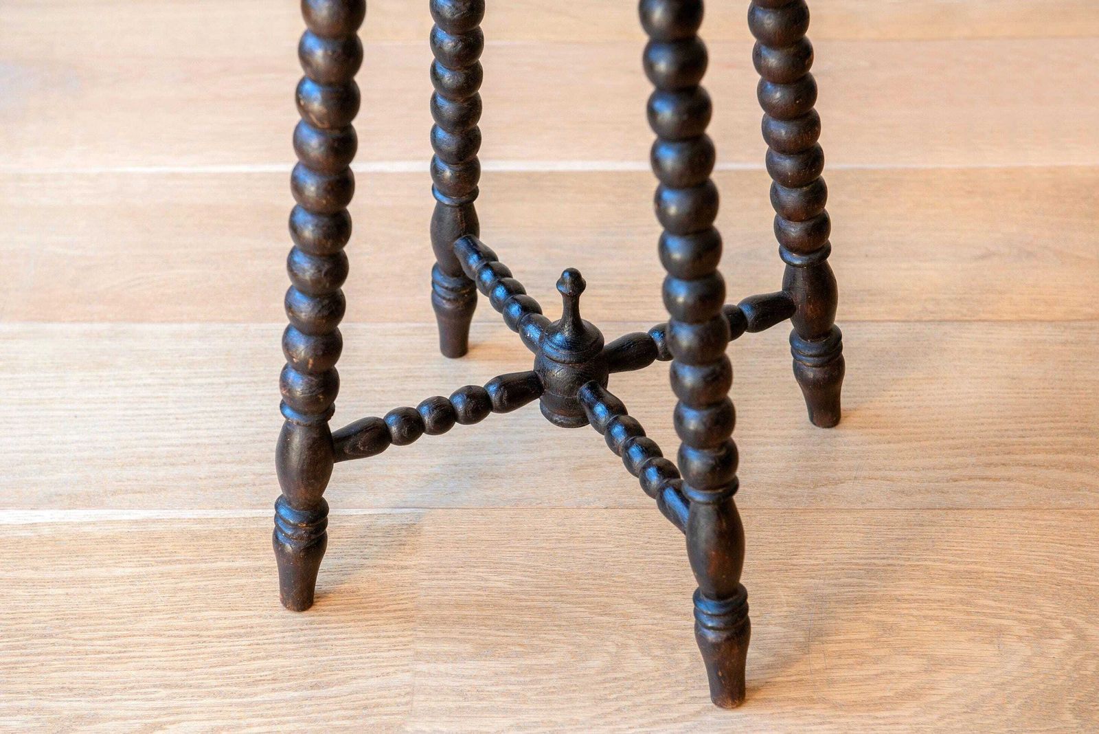 Antiek Krukje Met Spilpoten   Nederlands Houten Bijzettafel Met Gedraaide Spilpoten   Achthoekige Plantenstandaard, Ca. 1900 photo vintage