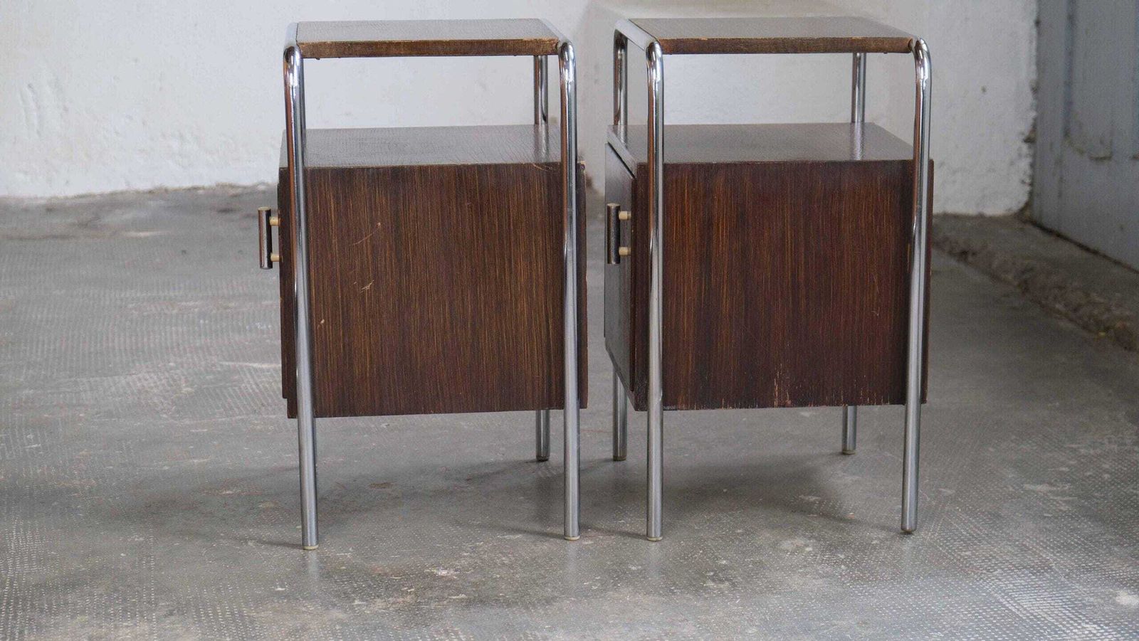 1 Of 2 Bauhaus Bedside Tables In Dark Brown photo buy