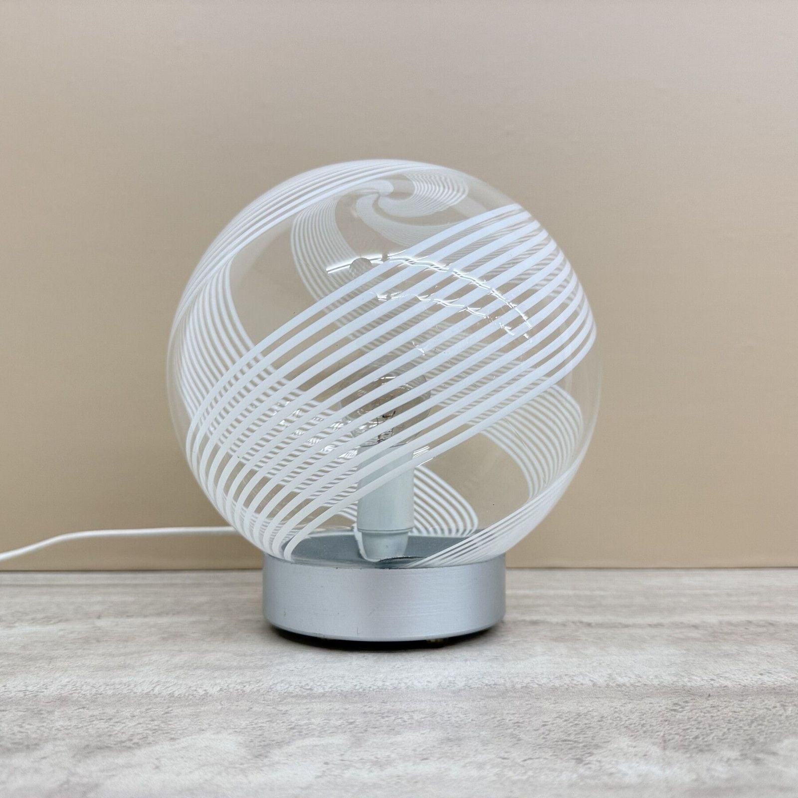Mid-Century Design Tafellamp met Wervelglas, jaren 1970, Italië photo furniture